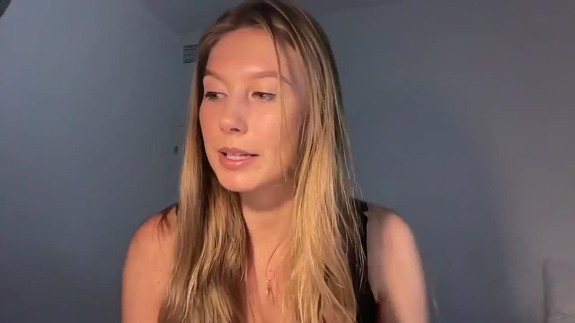 Gallery image thumbnail from JasSurfGirl's myfreecams stream on, 06/16/2024, 05:27 image 6 of 20