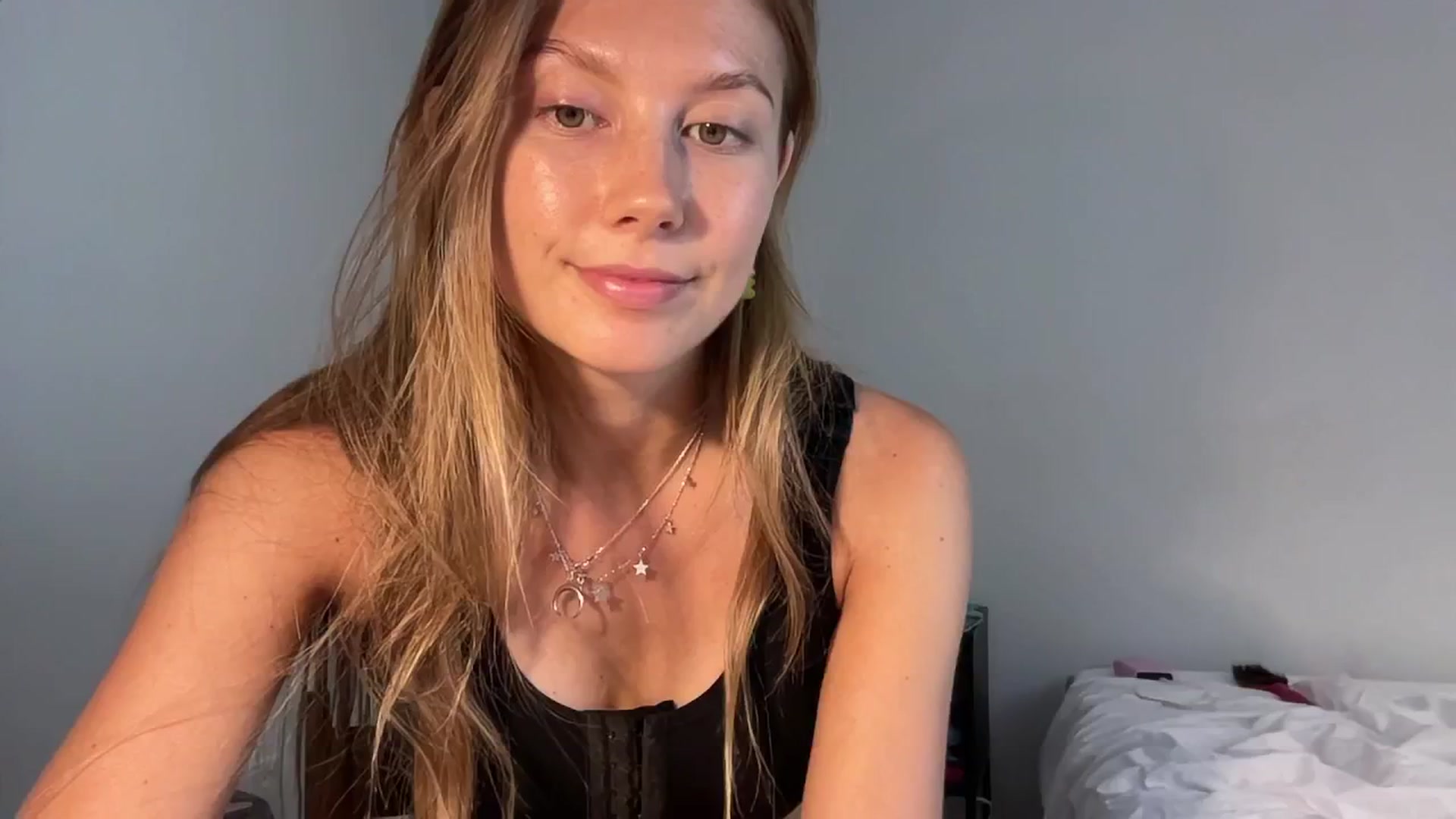 Gallery image thumbnail from JasSurfGirl's myfreecams stream on, 06/18/2024, 07:11 image 3 of 20