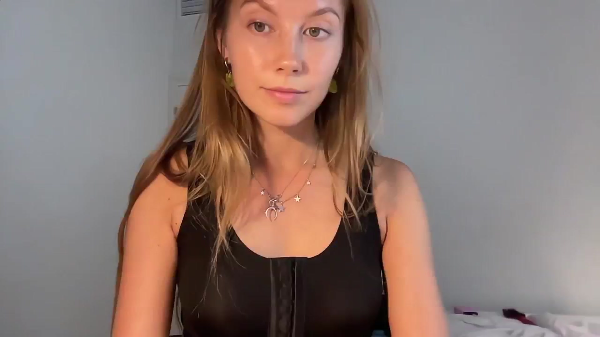 Gallery image thumbnail from JasSurfGirl's myfreecams stream on, 06/18/2024, 07:11 image 2 of 20