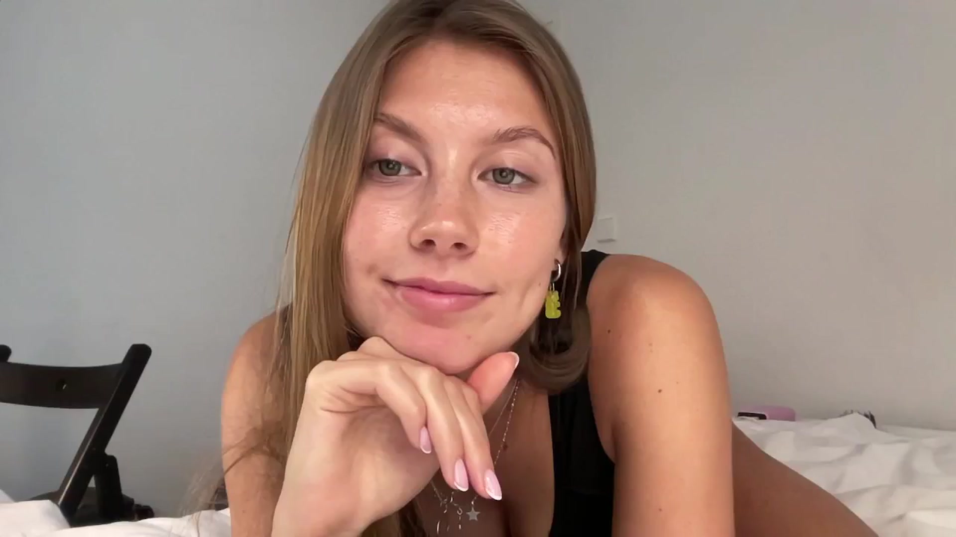 Gallery image thumbnail from JasSurfGirl's myfreecams stream on, 06/18/2024, 07:11 image 19 of 20