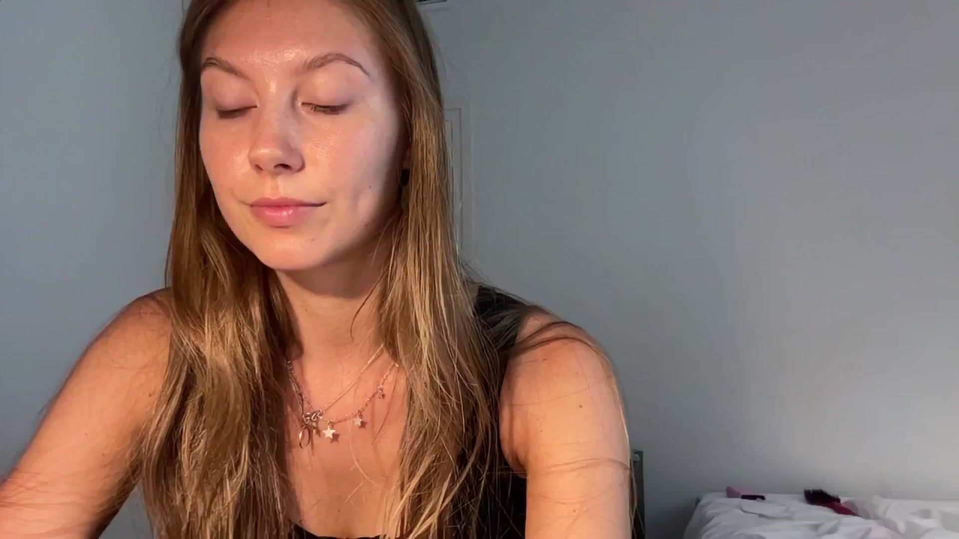 Gallery image thumbnail from JasSurfGirl's myfreecams stream on, 06/18/2024, 07:11 image 11 of 20