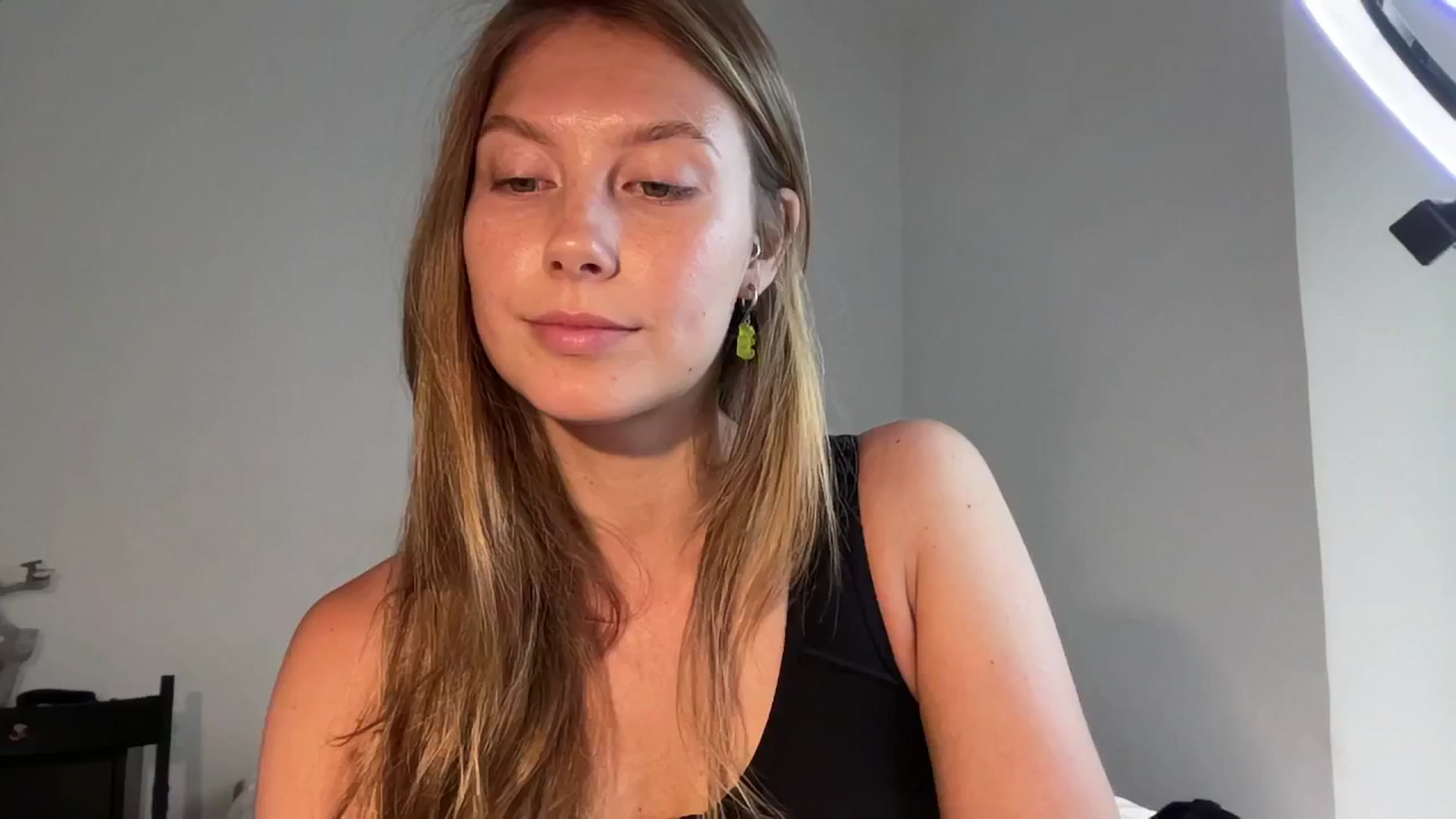 Gallery image thumbnail from JasSurfGirl's myfreecams stream on, 06/19/2024, 06:37 image 7 of 20