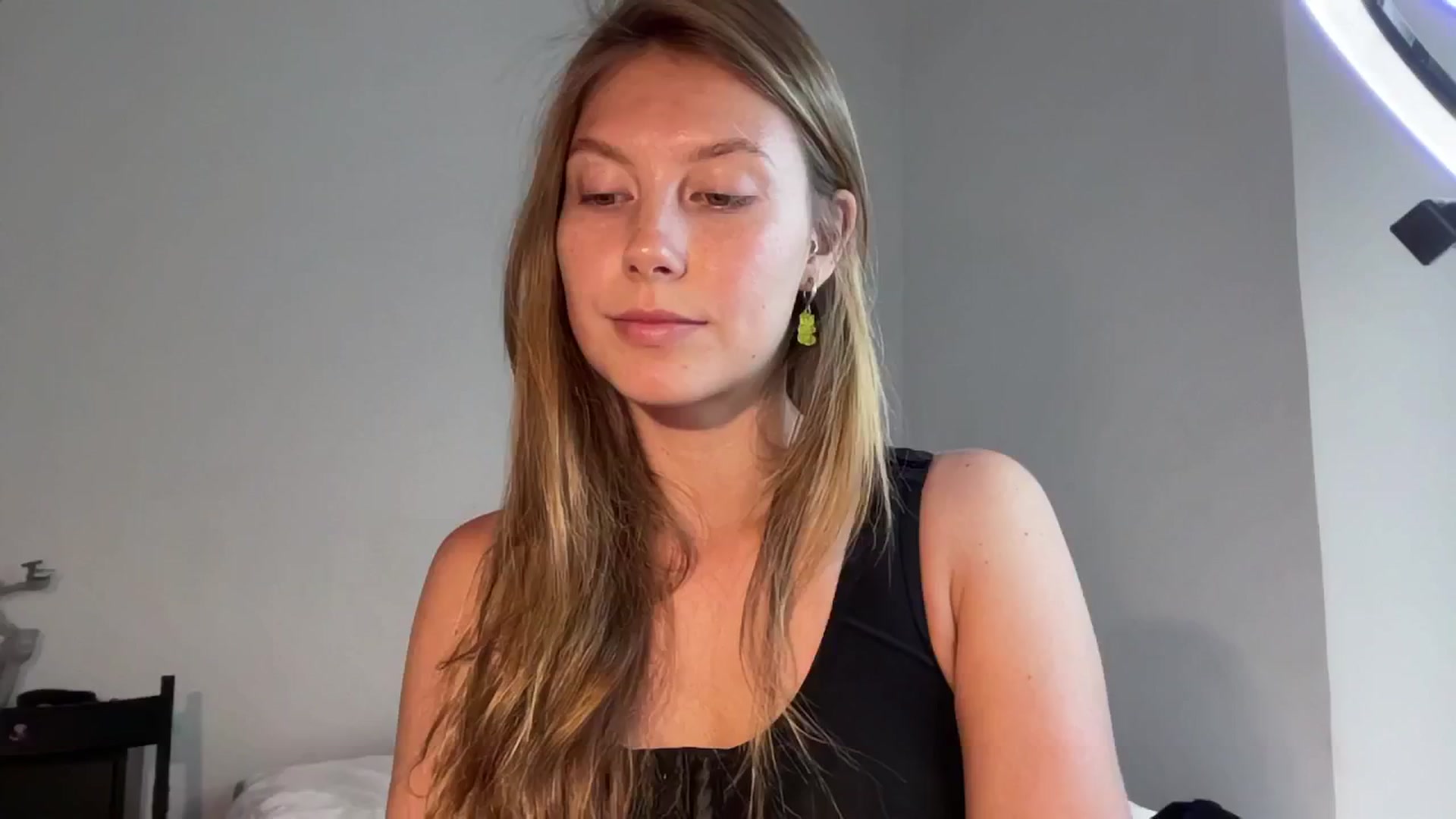 Gallery image thumbnail from JasSurfGirl's myfreecams stream on, 06/19/2024, 06:37 image 5 of 20