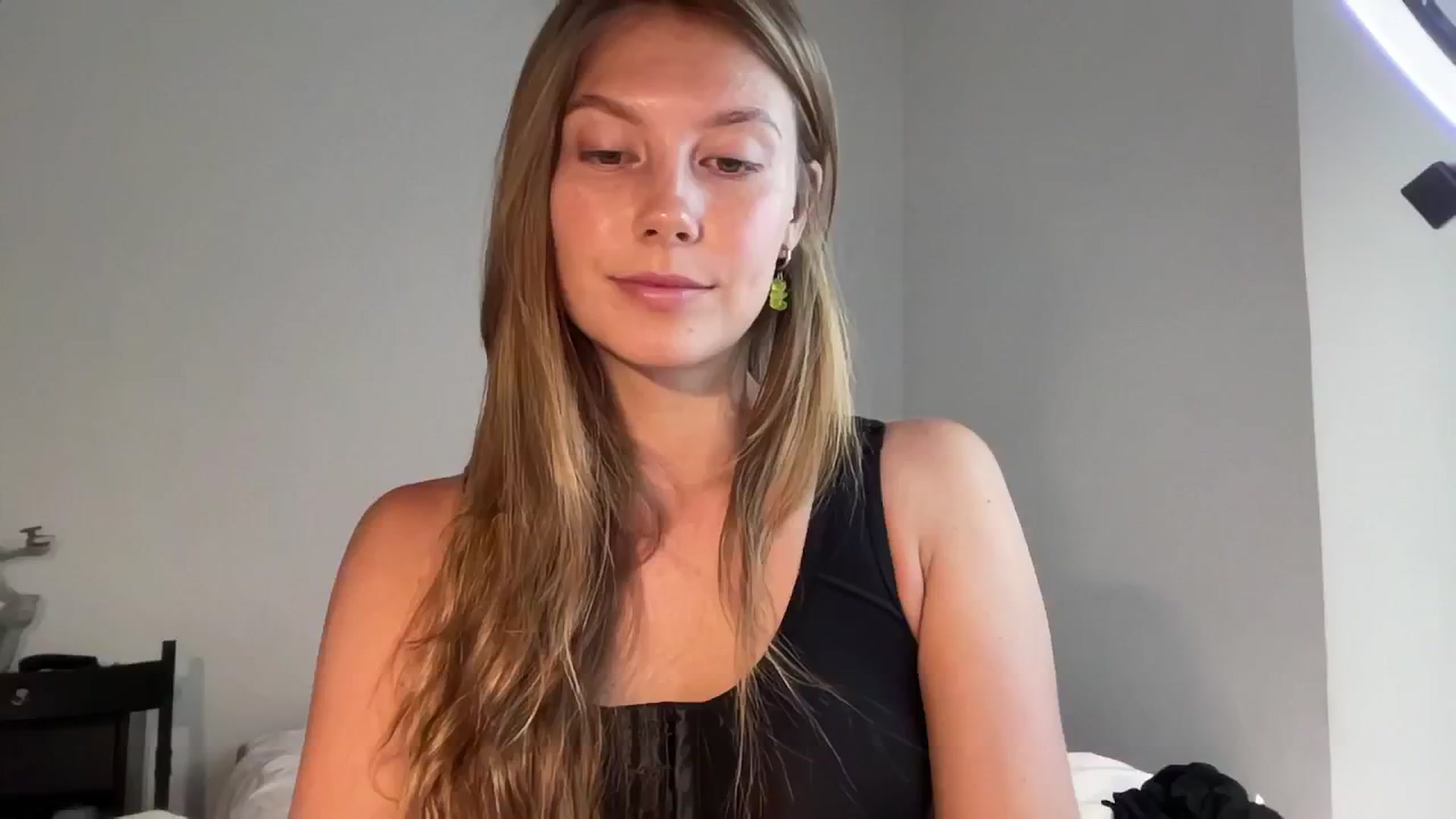 Gallery image thumbnail from JasSurfGirl's myfreecams stream on, 06/19/2024, 06:37 image 8 of 20