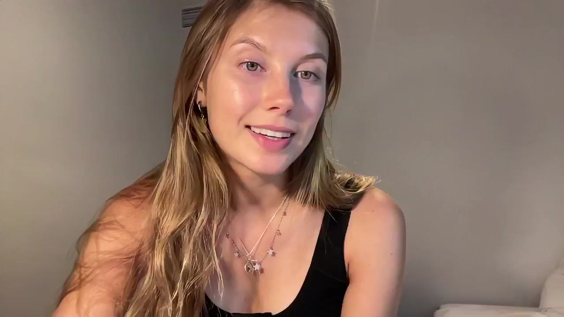 Gallery image thumbnail from JasSurfGirl's myfreecams stream on, 06/20/2024, 06:42 image 4 of 20