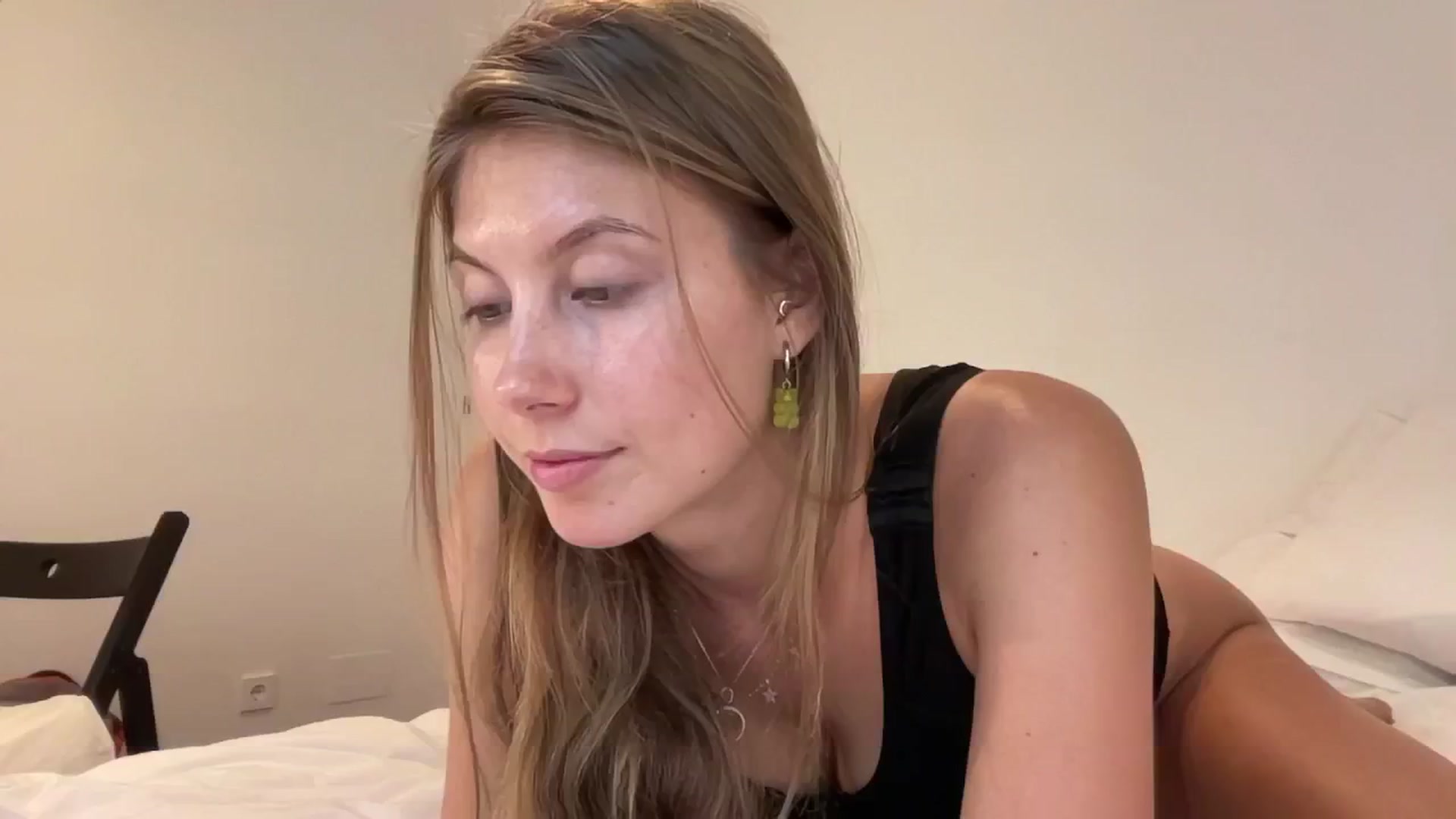 Gallery image thumbnail from JasSurfGirl's myfreecams stream on, 06/20/2024, 07:51 image 3 of 20