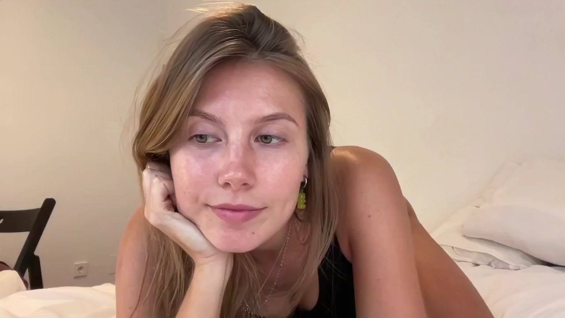 Gallery image thumbnail from JasSurfGirl's myfreecams stream on, 06/20/2024, 07:51 image 11 of 20