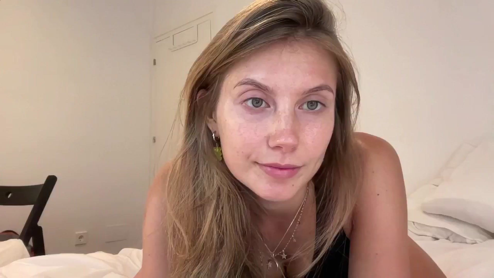 Gallery image thumbnail from JasSurfGirl's myfreecams stream on, 06/20/2024, 07:51 image 12 of 20
