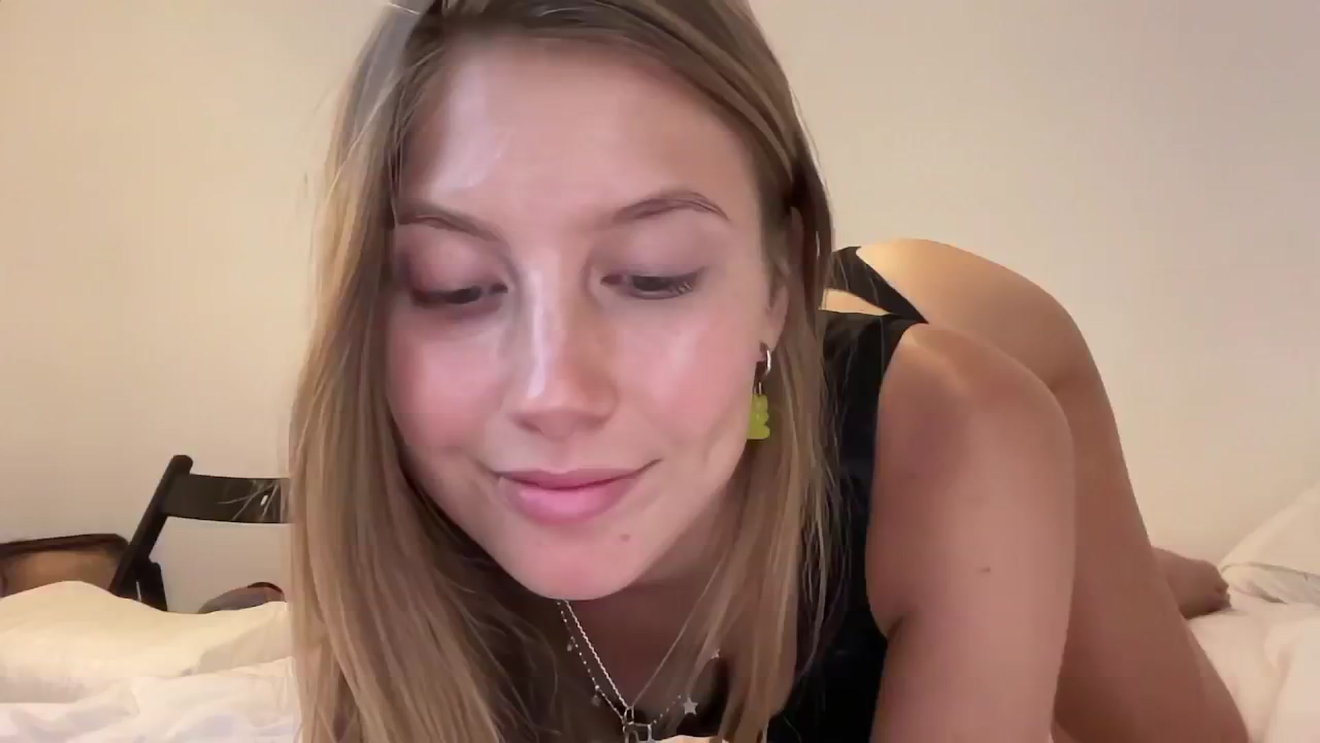 Gallery image thumbnail from JasSurfGirl's myfreecams stream on, 06/20/2024, 07:51 image 2 of 20