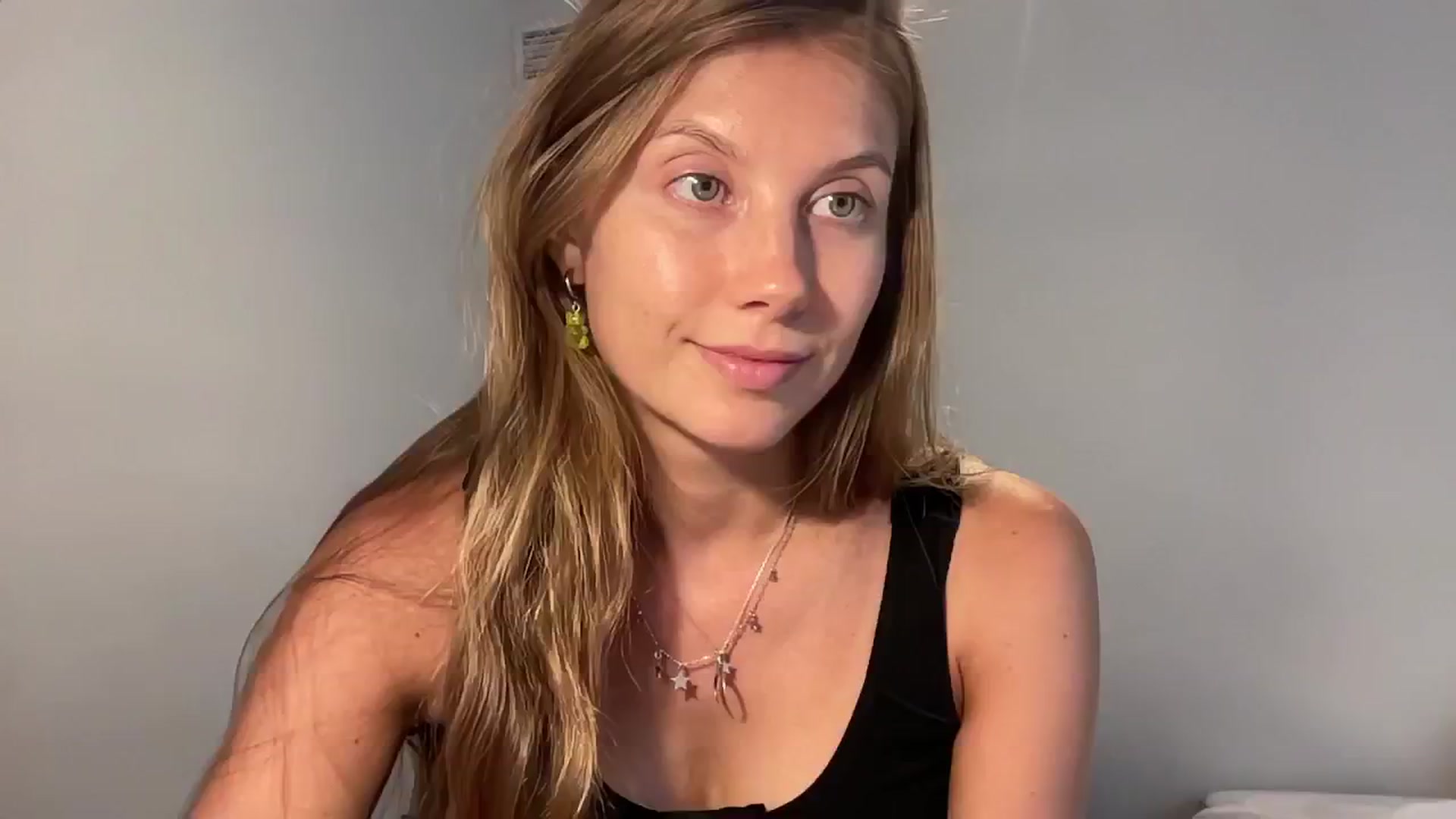 Gallery image thumbnail from JasSurfGirl's myfreecams stream on, 06/20/2024, 07:51 image 14 of 20