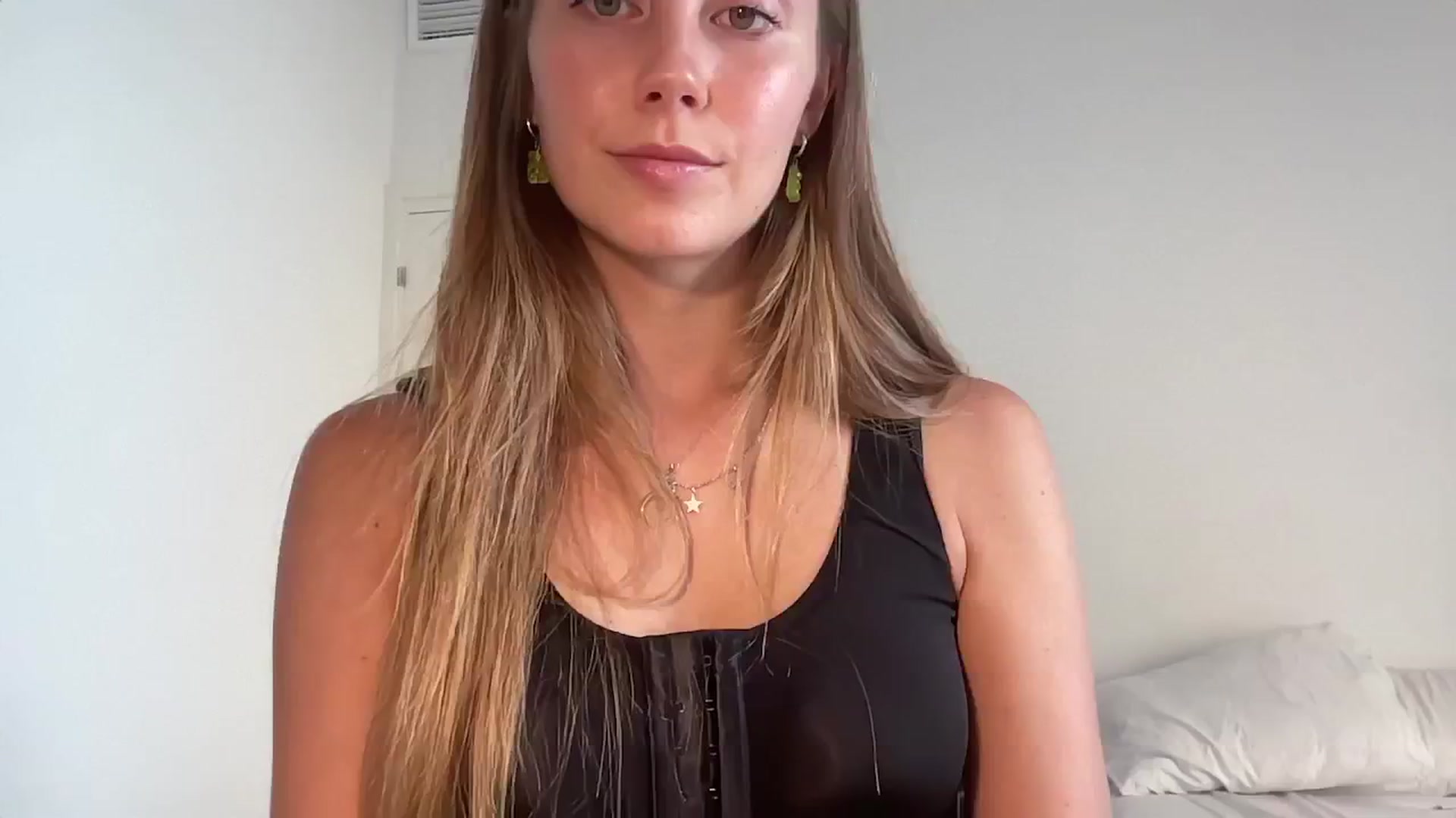 Gallery image thumbnail from JasSurfGirl's myfreecams stream on, 06/21/2024, 09:58 image 18 of 20