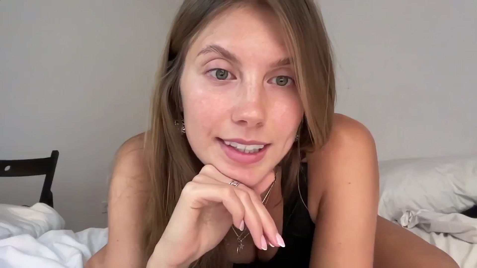 Gallery image thumbnail from JasSurfGirl's myfreecams stream on, 06/22/2024, 07:00 image 13 of 20