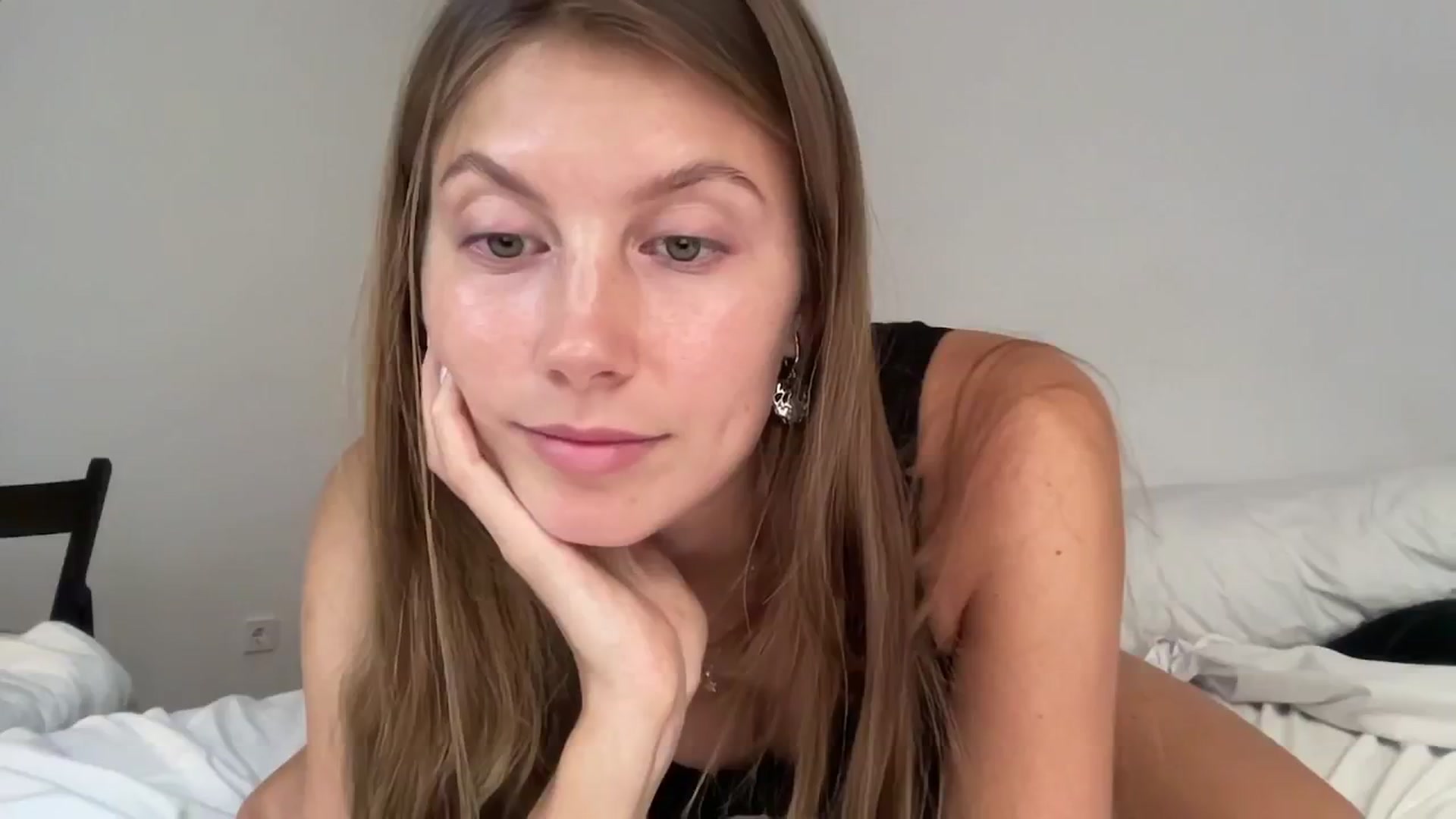 Gallery image thumbnail from JasSurfGirl's myfreecams stream on, 06/22/2024, 07:00 image 12 of 20