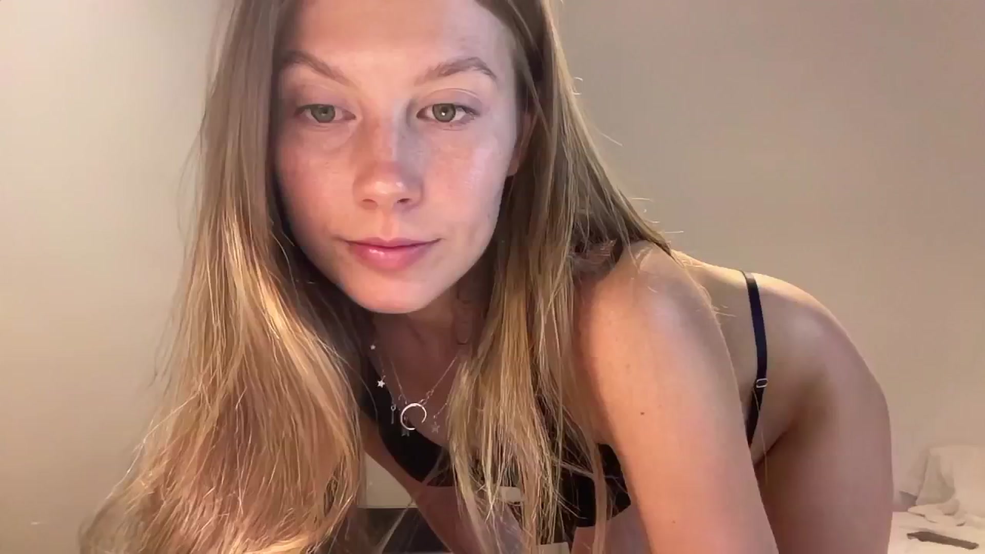 Gallery image thumbnail from JasSurfGirl's myfreecams stream on, 06/23/2024, 06:04 image 4 of 20