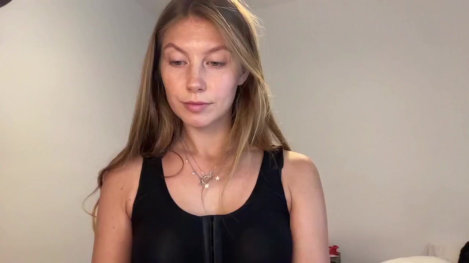 Gallery image thumbnail from JasSurfGirl's myfreecams stream on, 06/23/2024, 07:42 image 16 of 20
