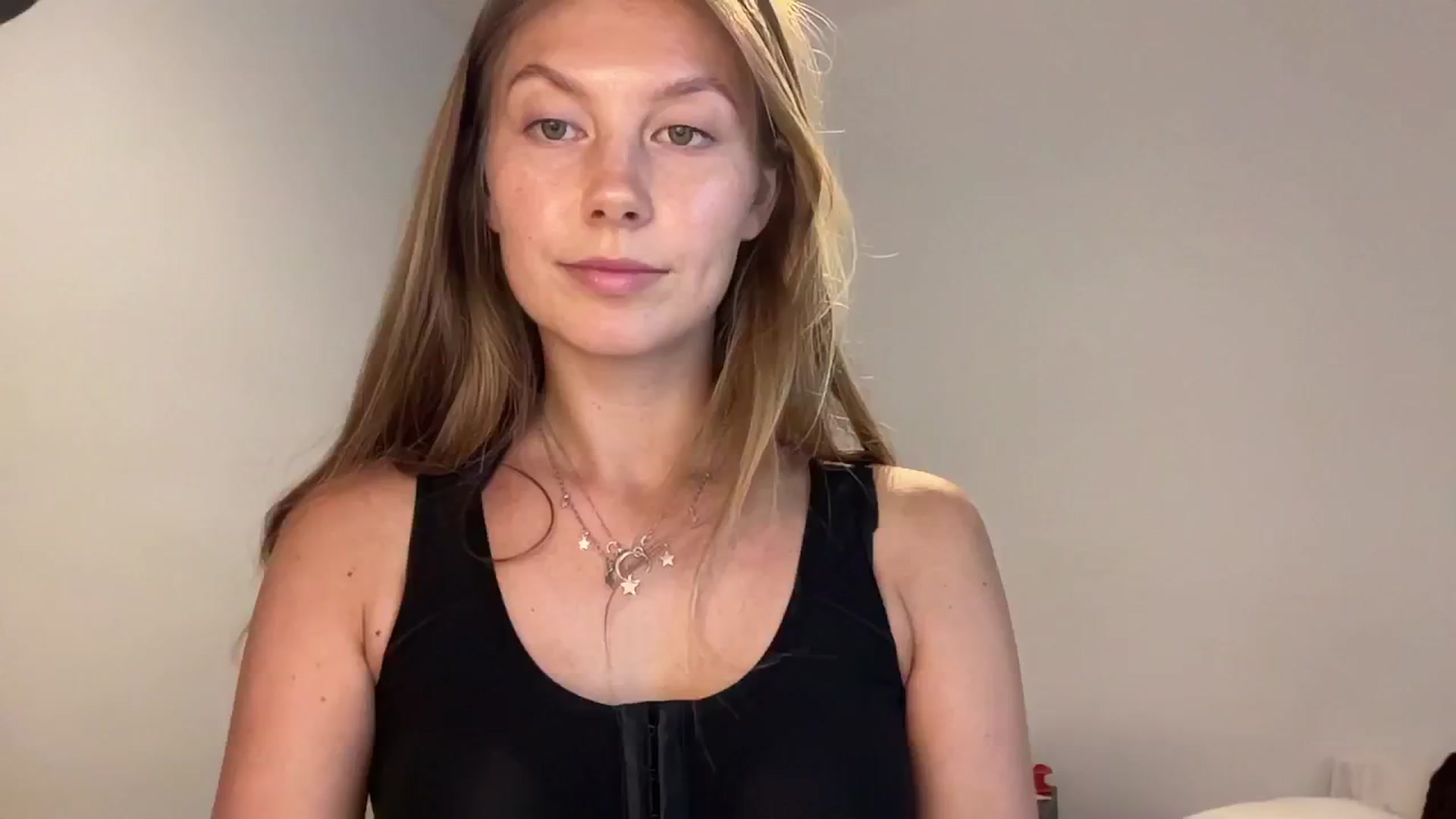 Gallery image thumbnail from JasSurfGirl's myfreecams stream on, 06/23/2024, 07:42 image 15 of 20