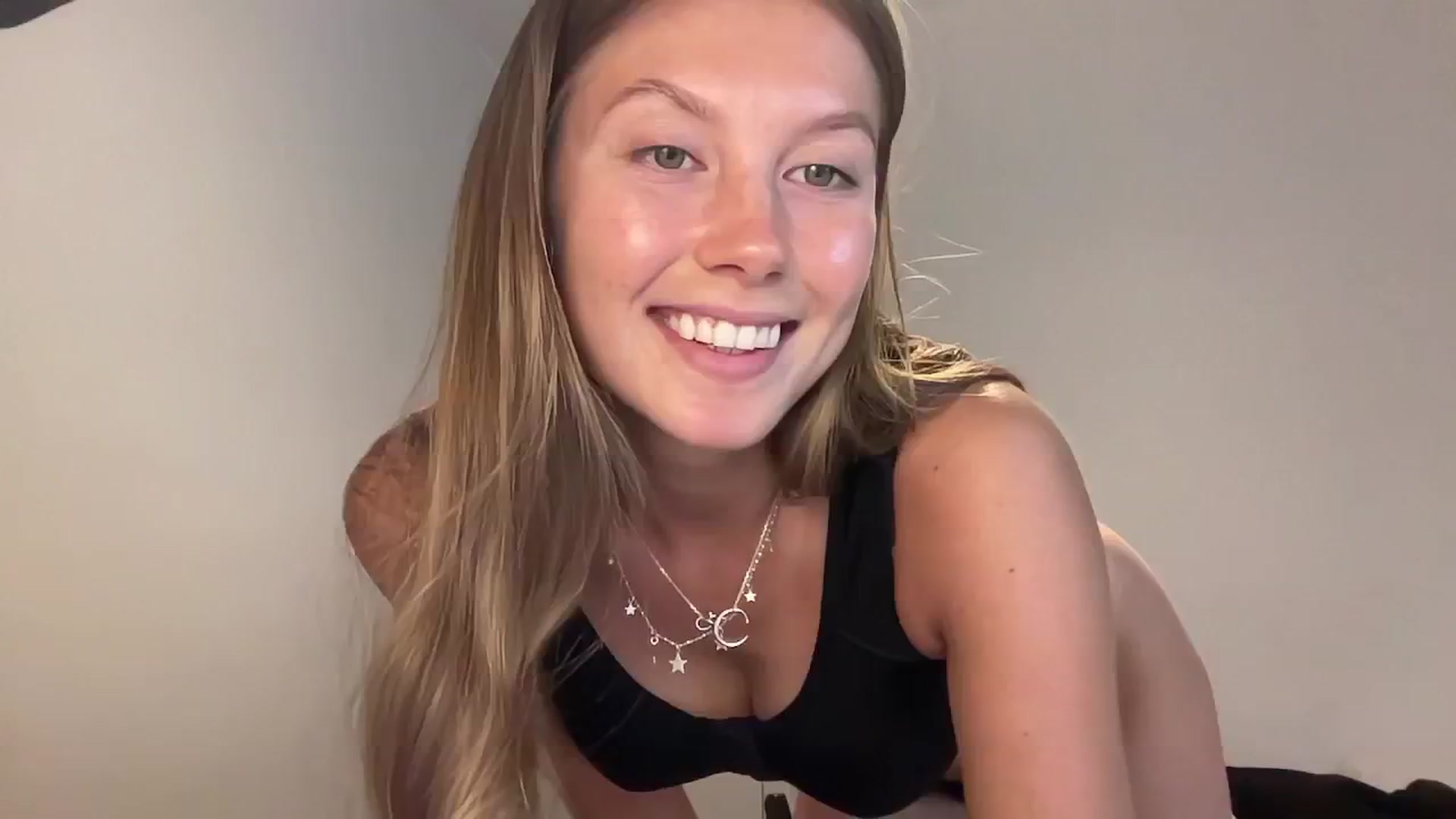 Gallery image thumbnail from JasSurfGirl's myfreecams stream on, 06/23/2024, 07:42 image 2 of 20