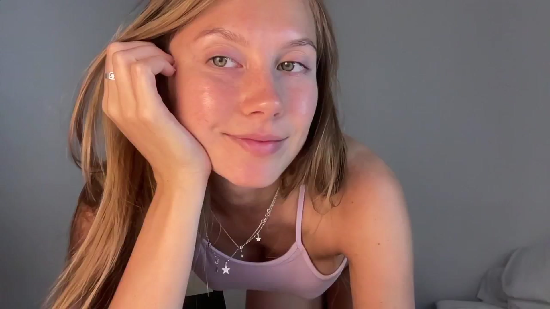 Gallery image thumbnail from JasSurfGirl's myfreecams stream on, 06/25/2024, 05:55 image 5 of 20