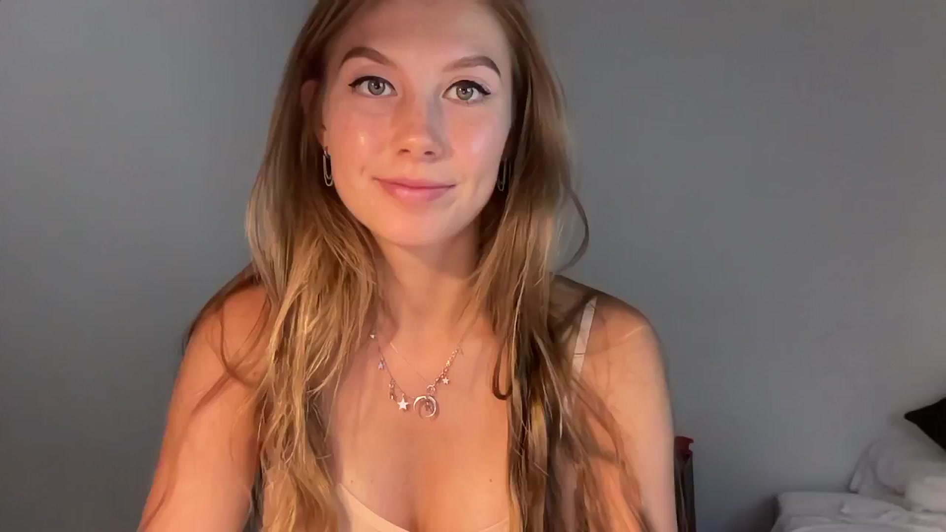 Gallery image thumbnail from JasSurfGirl's myfreecams stream on, 06/26/2024, 05:38 image 6 of 20