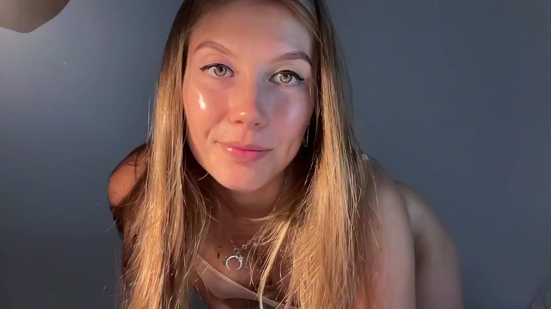 Gallery image thumbnail from JasSurfGirl's myfreecams stream on, 06/26/2024, 05:38 image 20 of 20