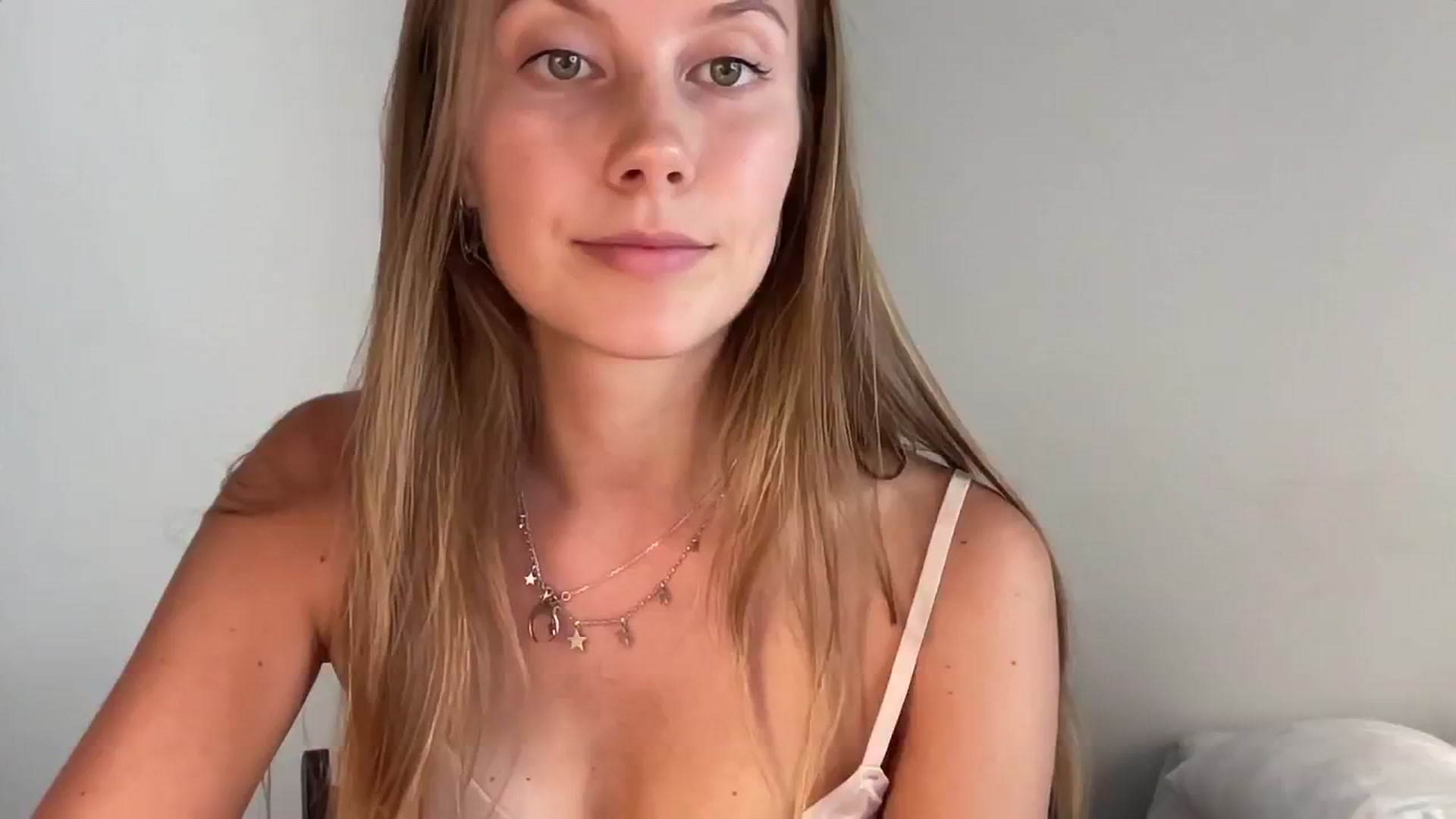 Gallery image thumbnail from JasSurfGirl's myfreecams stream on, 06/27/2024, 15:28 image 8 of 20