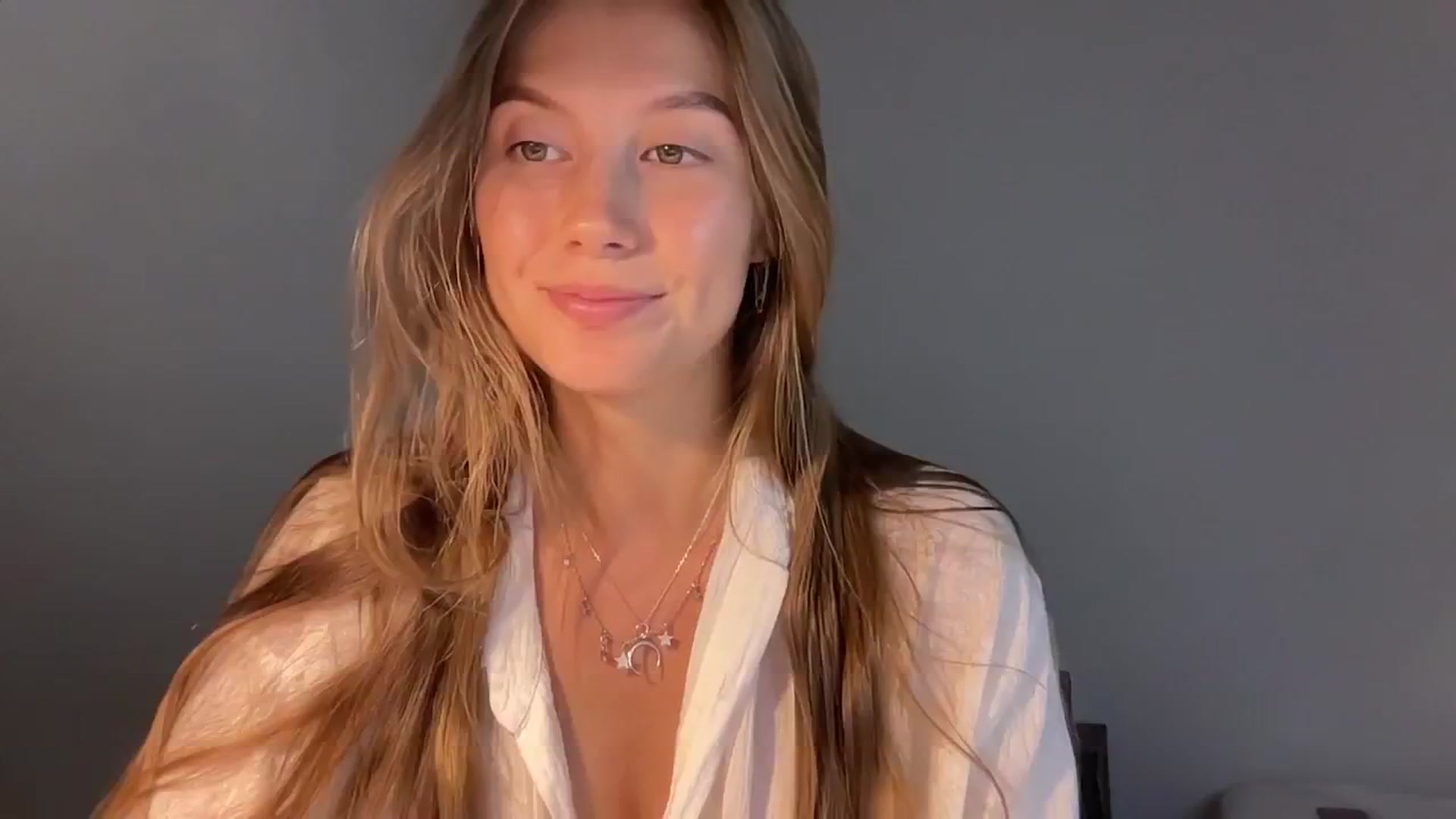 Gallery image thumbnail from JasSurfGirl's myfreecams stream on, 06/29/2024, 07:25 image 2 of 20