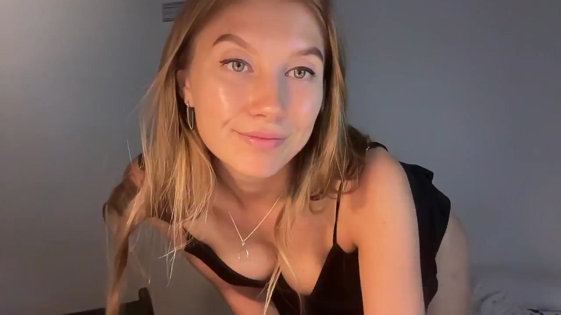 Gallery image thumbnail from JasSurfGirl's myfreecams stream on, 07/01/2024, 06:55 image 10 of 20