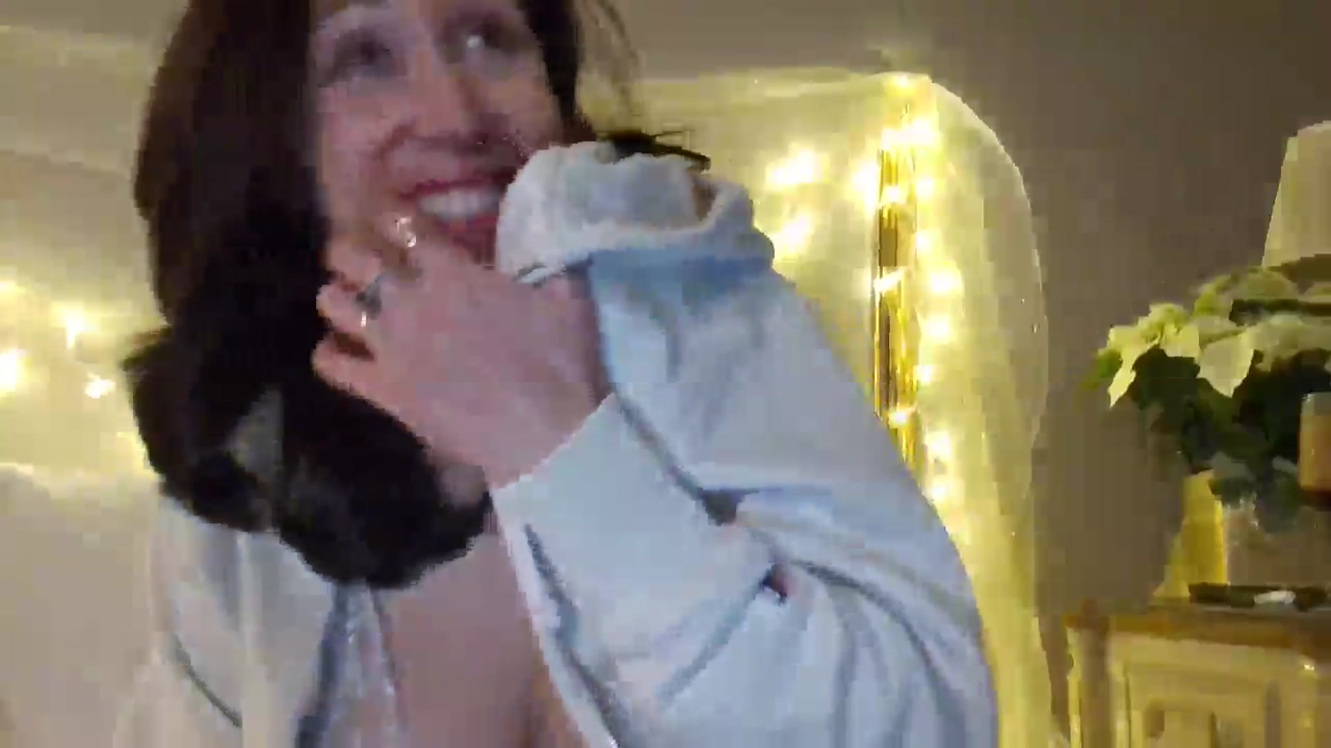 Gallery image thumbnail from Jaslene_25's myfreecams stream on, 12/01/2025, 12:24 image 9 of 20