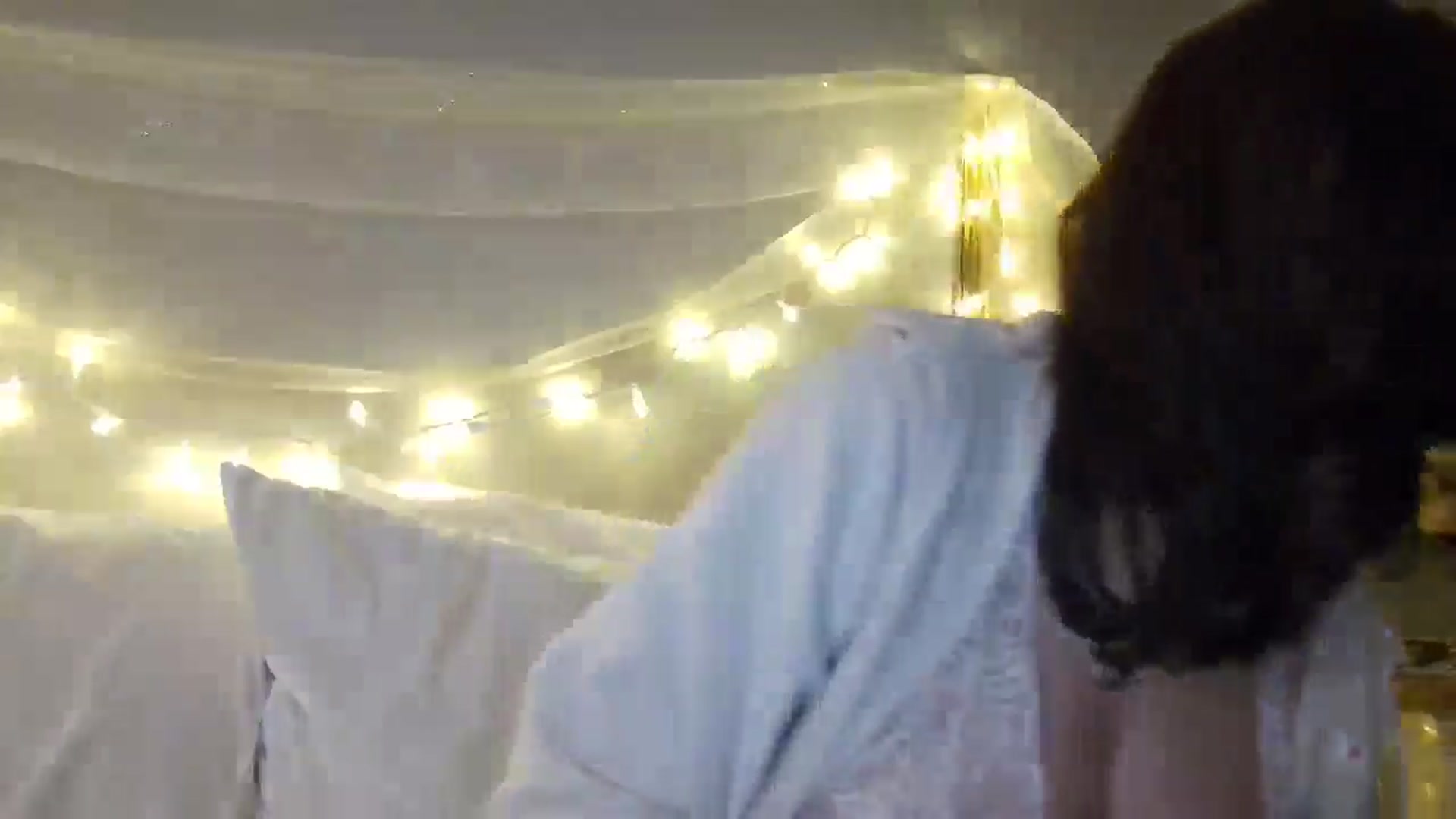 Gallery image thumbnail from Jaslene_25's myfreecams stream on, 12/01/2025, 12:24 image 16 of 20