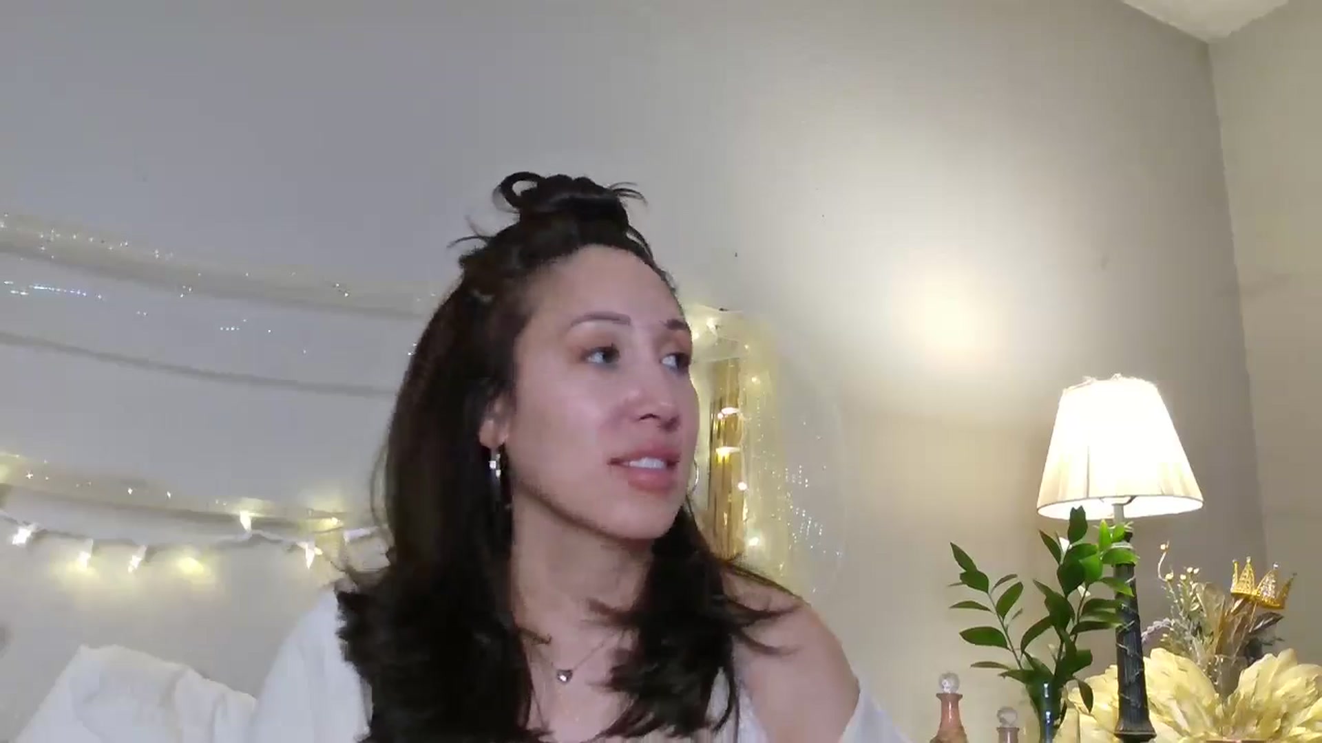Gallery image thumbnail from Jaslene_25's myfreecams stream on, 12/15/2025, 10:44 image 12 of 20