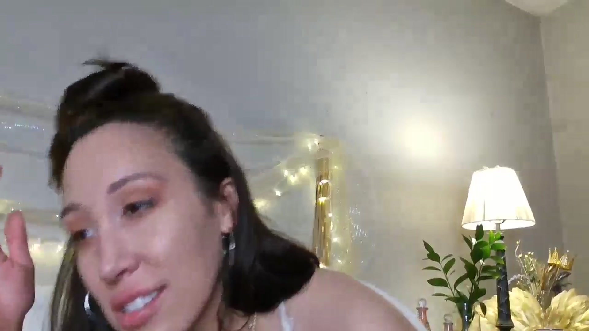 Gallery image thumbnail from Jaslene_25's myfreecams stream on, 12/15/2025, 10:44 image 14 of 20