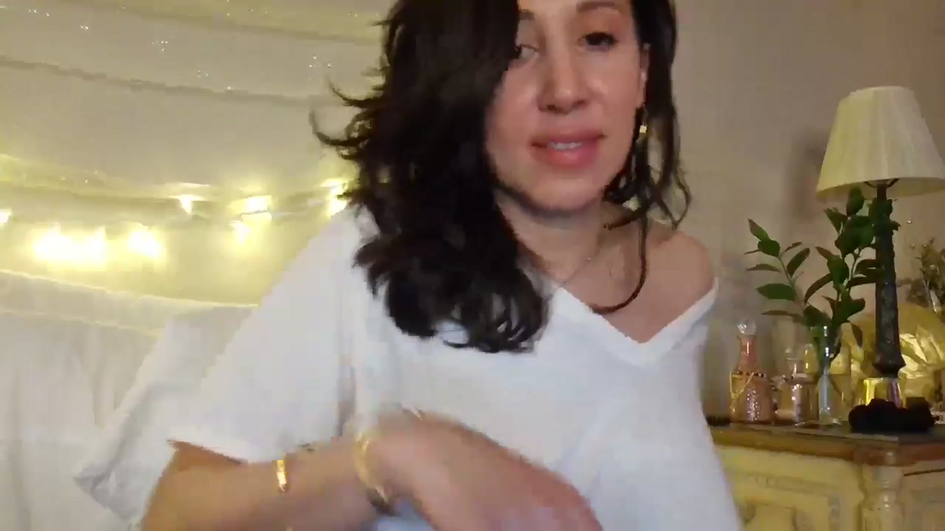 Gallery image thumbnail from Jaslene_25's myfreecams stream on, 12/16/2025, 09:30 image 14 of 20