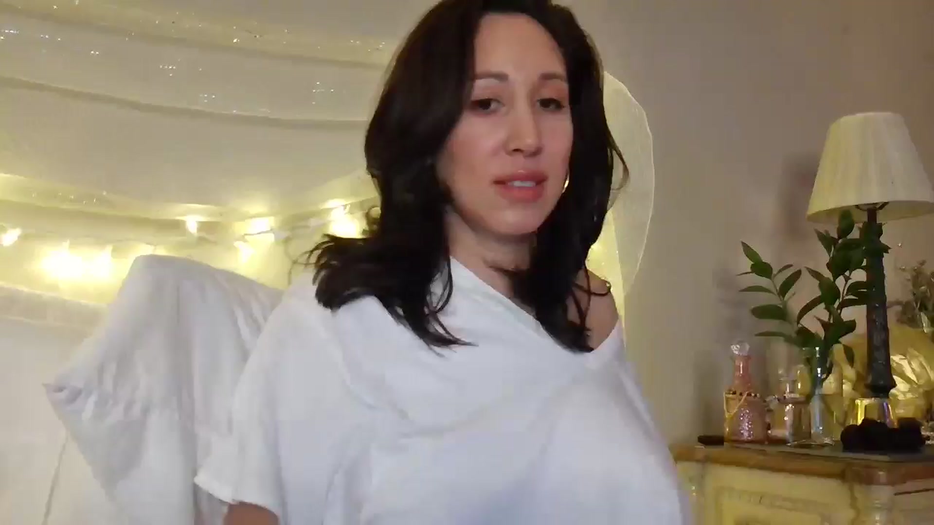 Gallery image thumbnail from Jaslene_25's myfreecams stream on, 12/16/2025, 09:30 image 9 of 20