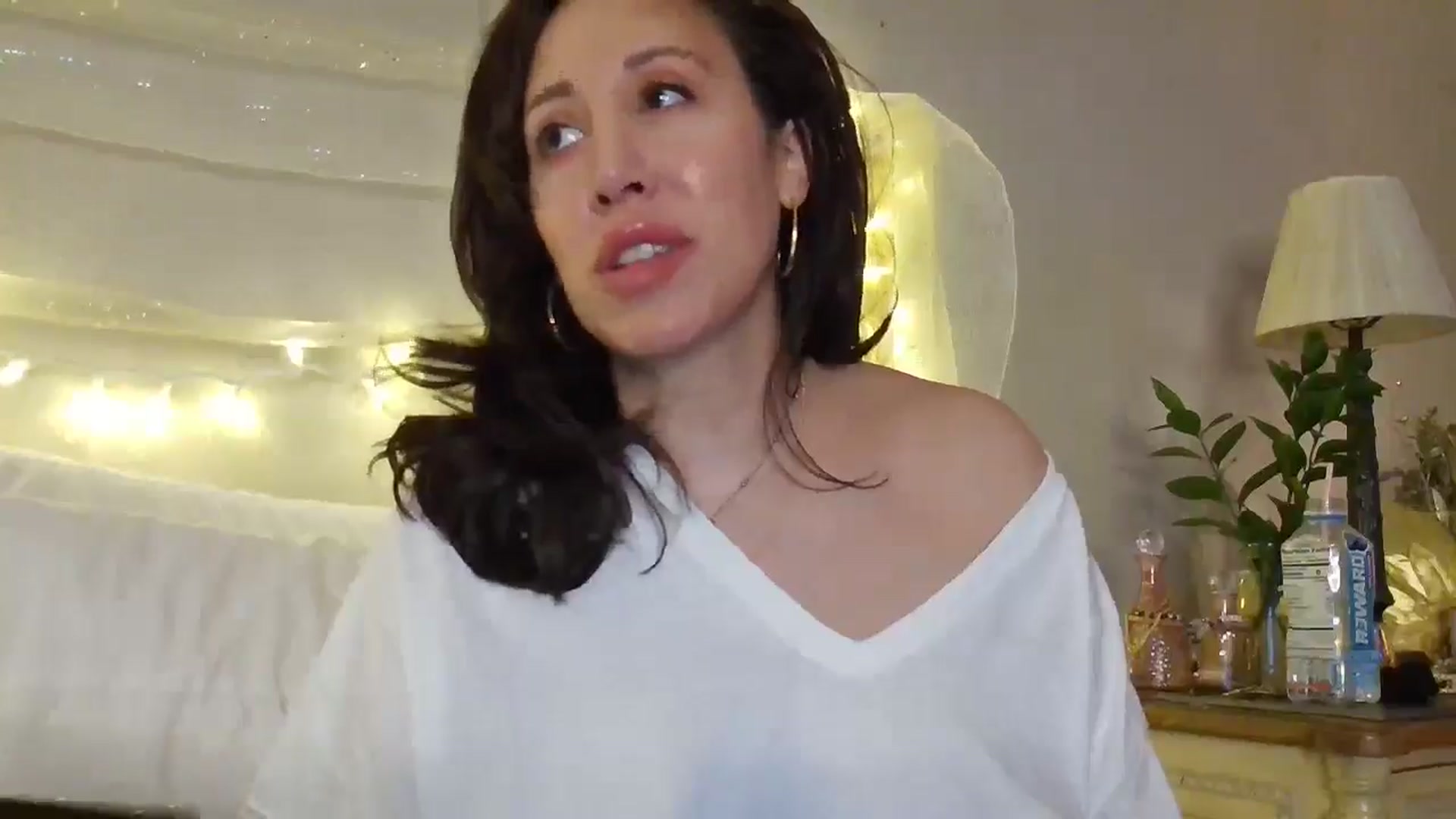 Gallery image thumbnail from Jaslene_25's myfreecams stream on, 12/16/2025, 09:30 image 8 of 20