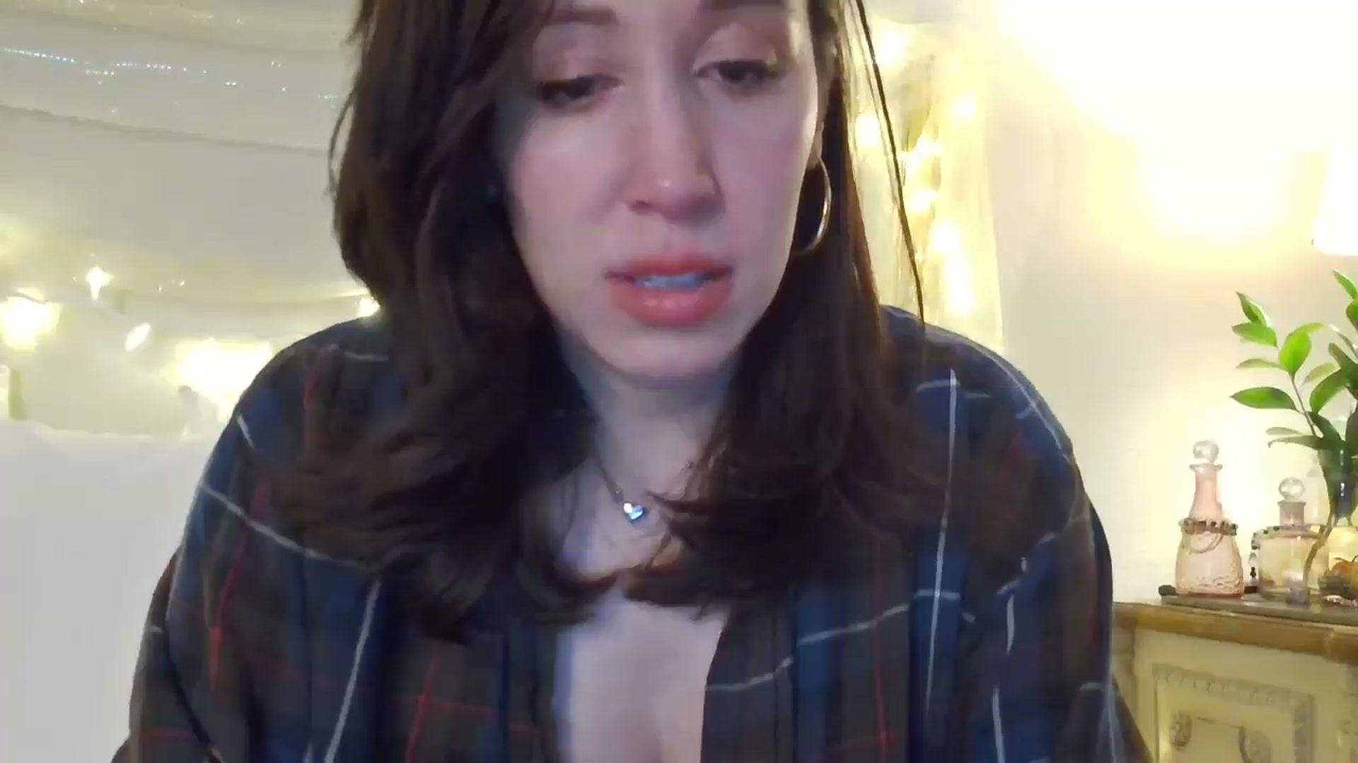 Gallery image thumbnail from Jaslene_25's myfreecams stream on, 12/21/2025, 11:31 image 17 of 20