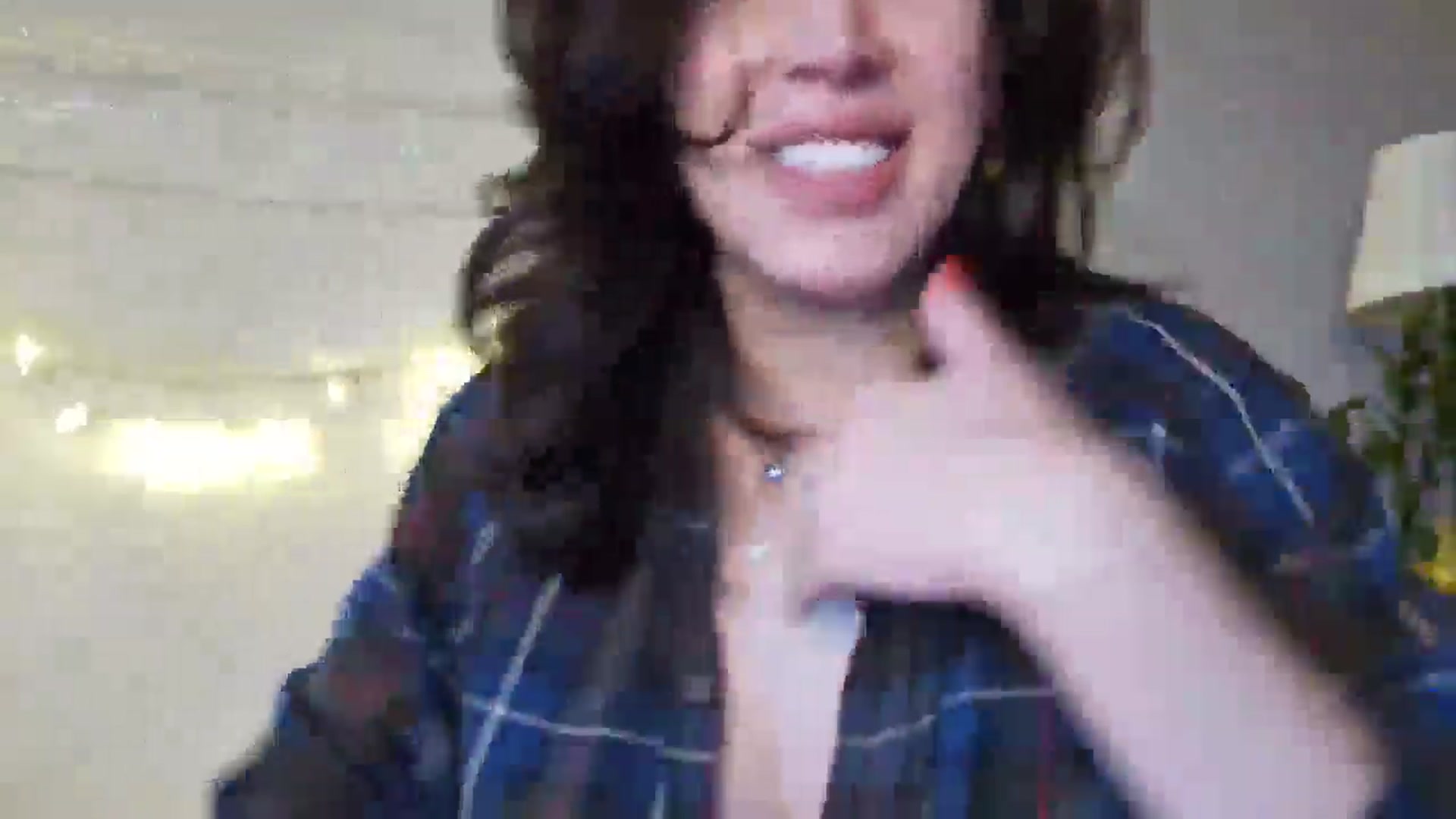 Gallery image thumbnail from Jaslene_25's myfreecams stream on, 12/23/2025, 16:24 image 17 of 20