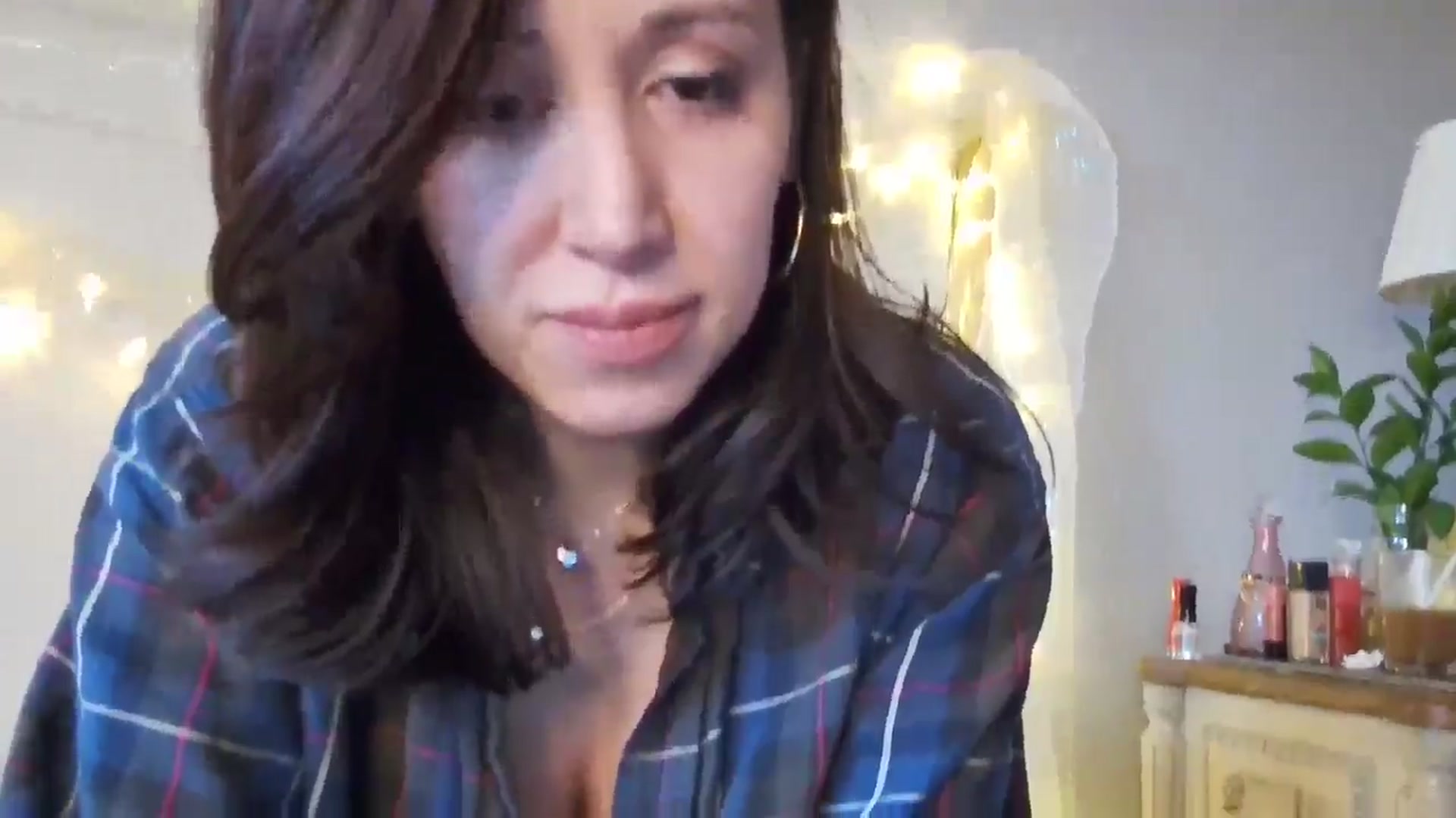 Gallery image thumbnail from Jaslene_25's myfreecams stream on, 12/23/2025, 18:59 image 3 of 20