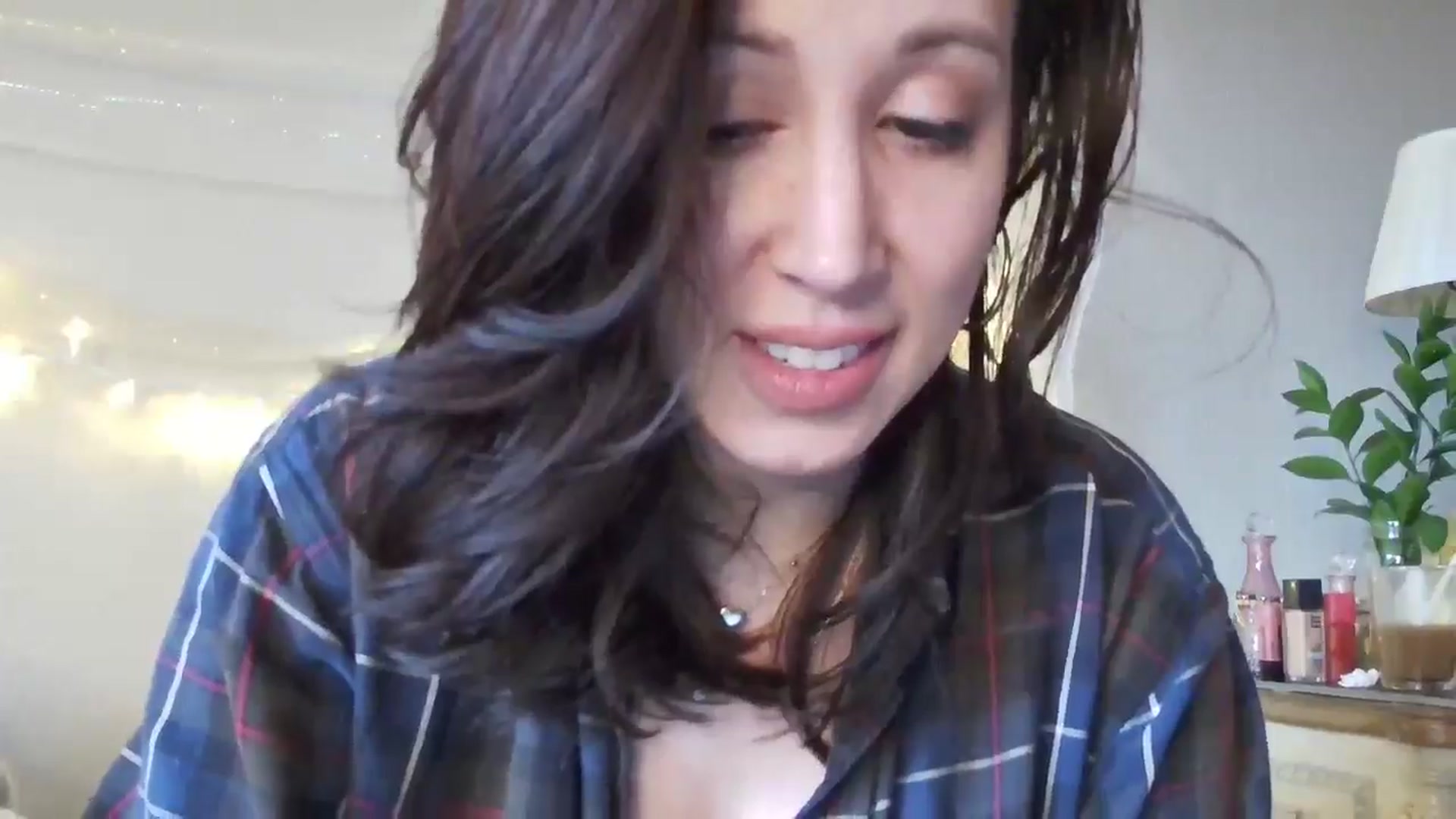 Gallery image thumbnail from Jaslene_25's myfreecams stream on, 12/23/2025, 18:59 image 8 of 20