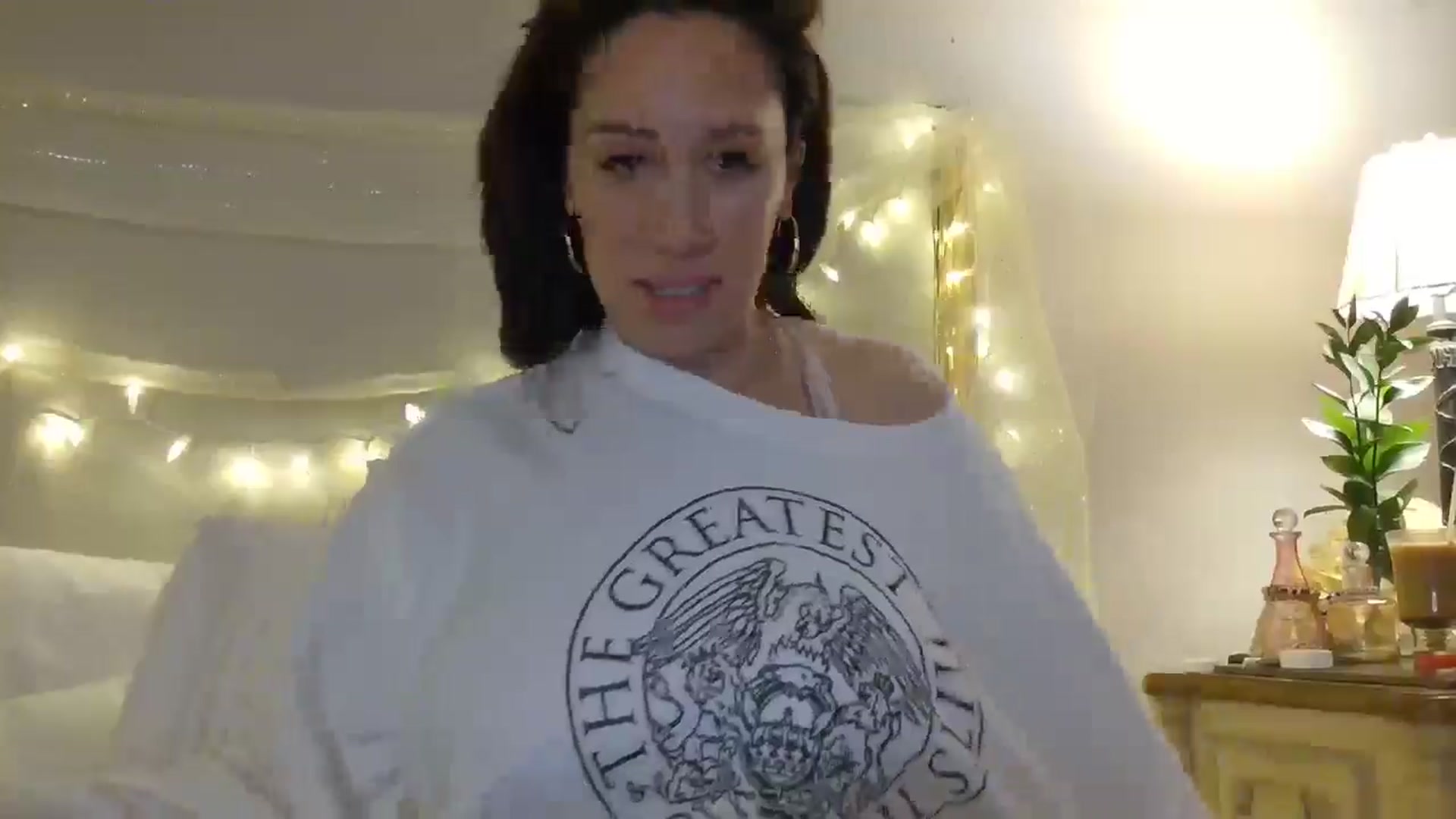 Gallery image thumbnail from Jaslene_25's myfreecams stream on, 12/31/2025, 12:18 image 8 of 20