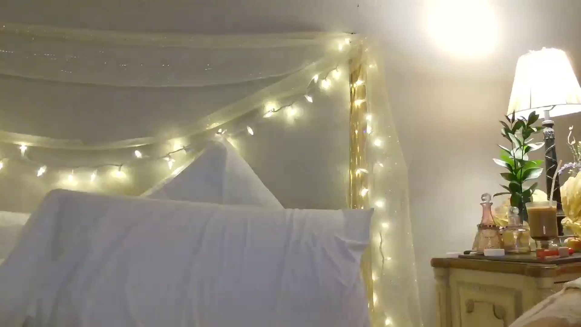 Gallery image thumbnail from Jaslene_25's myfreecams stream on, 12/31/2025, 12:18 image 12 of 20