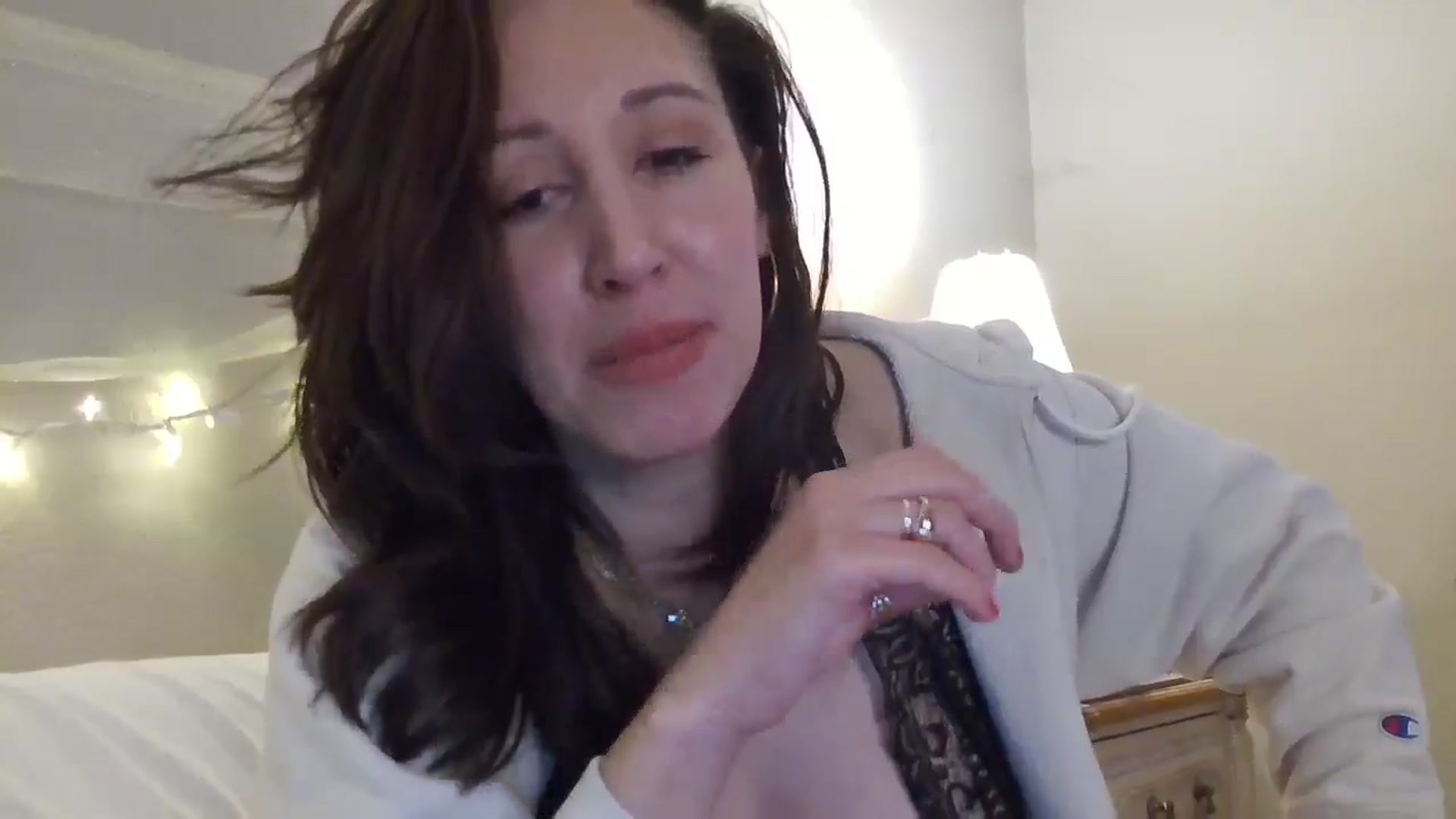 Gallery image thumbnail from Jaslene_25's myfreecams stream on, 01/02/2026, 14:26 image 8 of 20