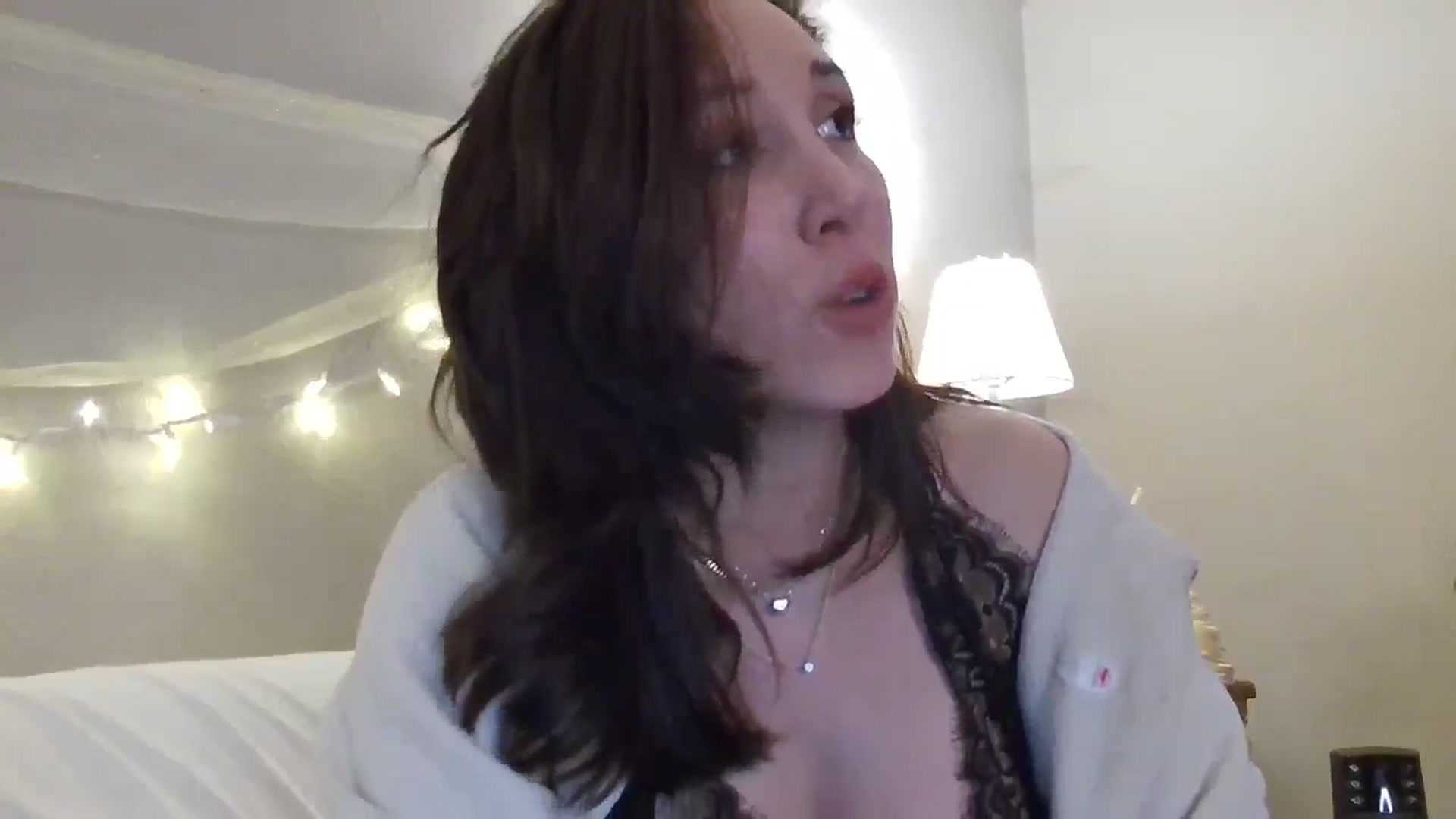 Gallery image thumbnail from Jaslene_25's myfreecams stream on, 01/02/2026, 14:26 image 14 of 20