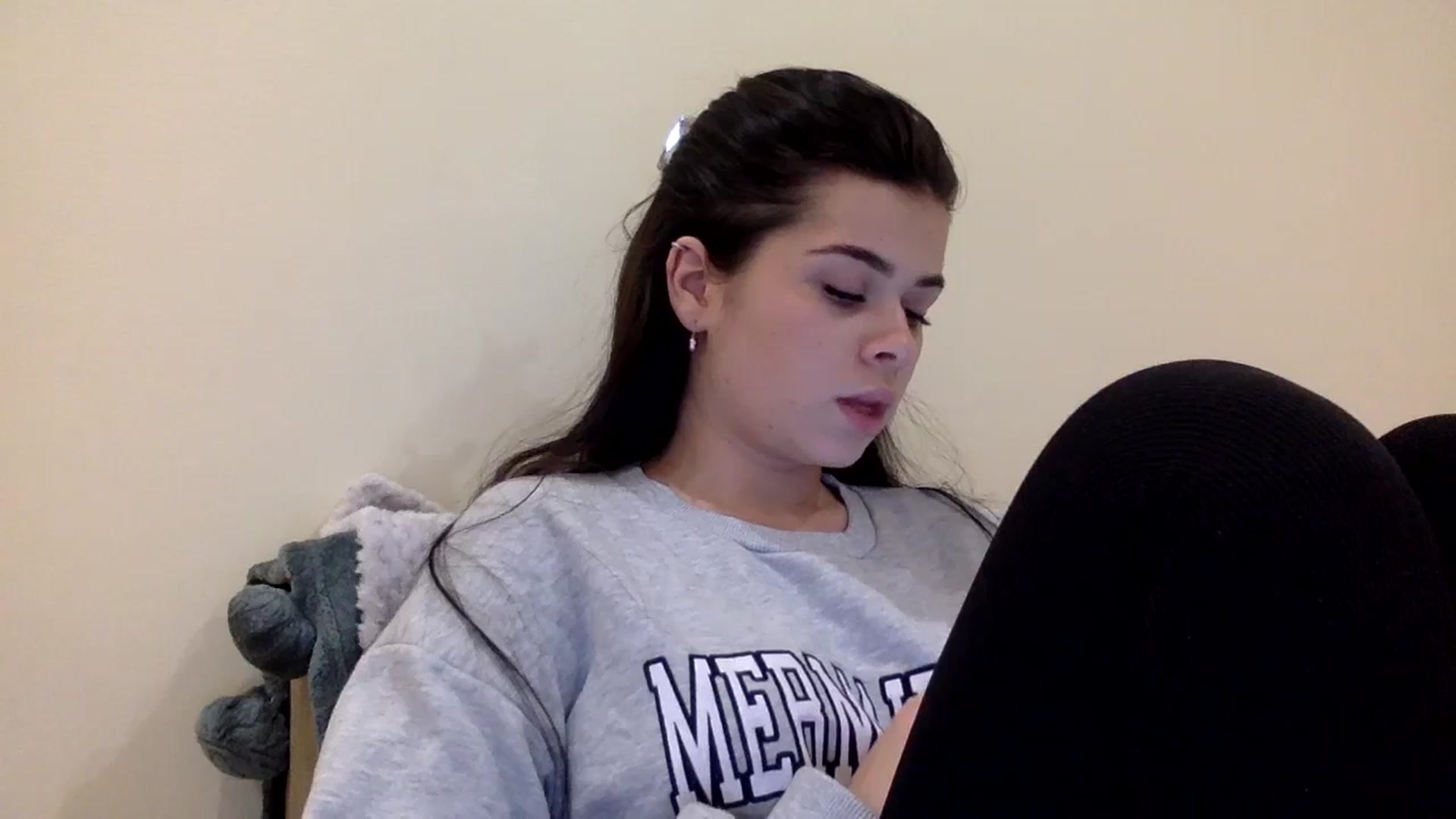 Gallery image thumbnail from Jasmi25's myfreecams stream on, 12/16/2024, 20:21 image 10 of 20
