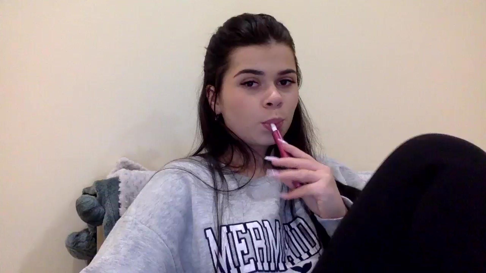 Gallery image thumbnail from Jasmi25's myfreecams stream on, 12/16/2024, 20:21 image 8 of 20