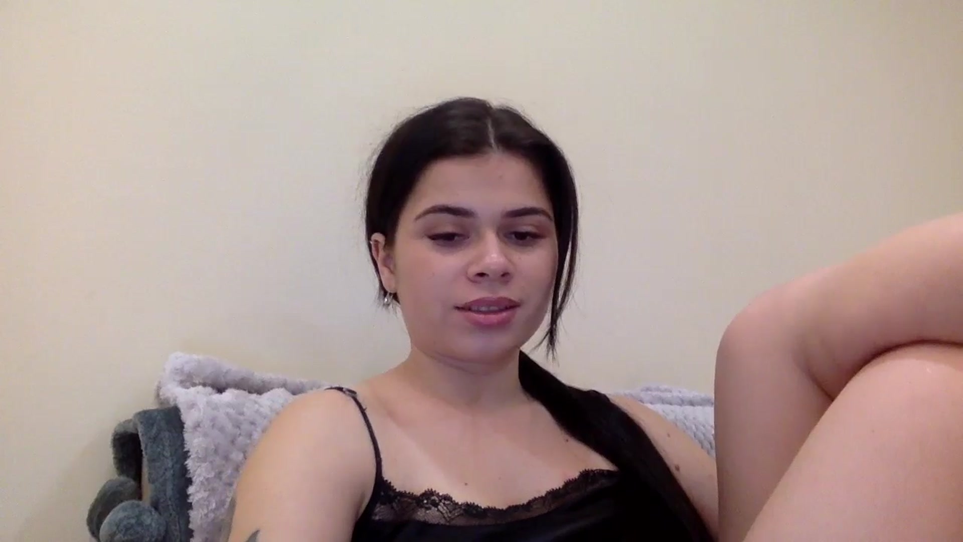 Gallery image thumbnail from Jasmi25's myfreecams stream on, 12/21/2024, 17:58 image 9 of 20