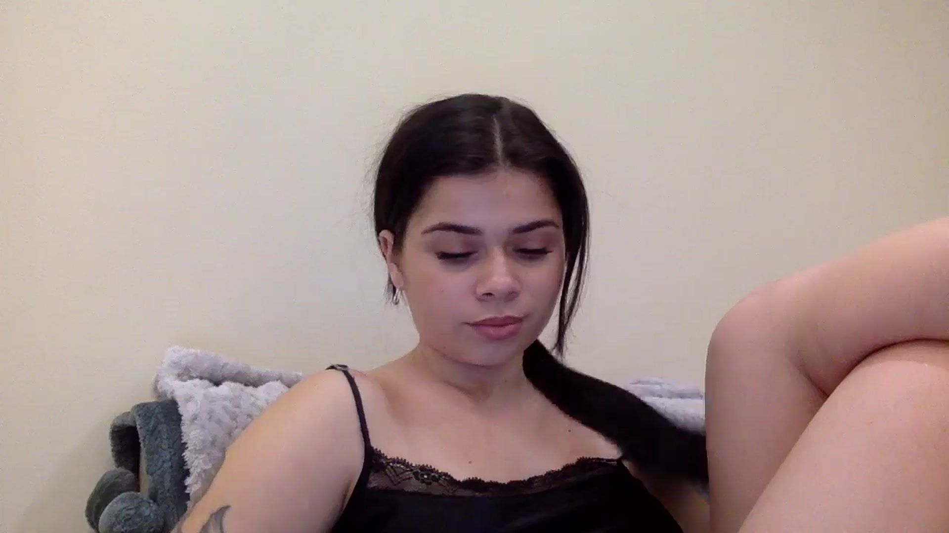 Gallery image thumbnail from Jasmi25's myfreecams stream on, 12/21/2024, 17:58 image 7 of 20