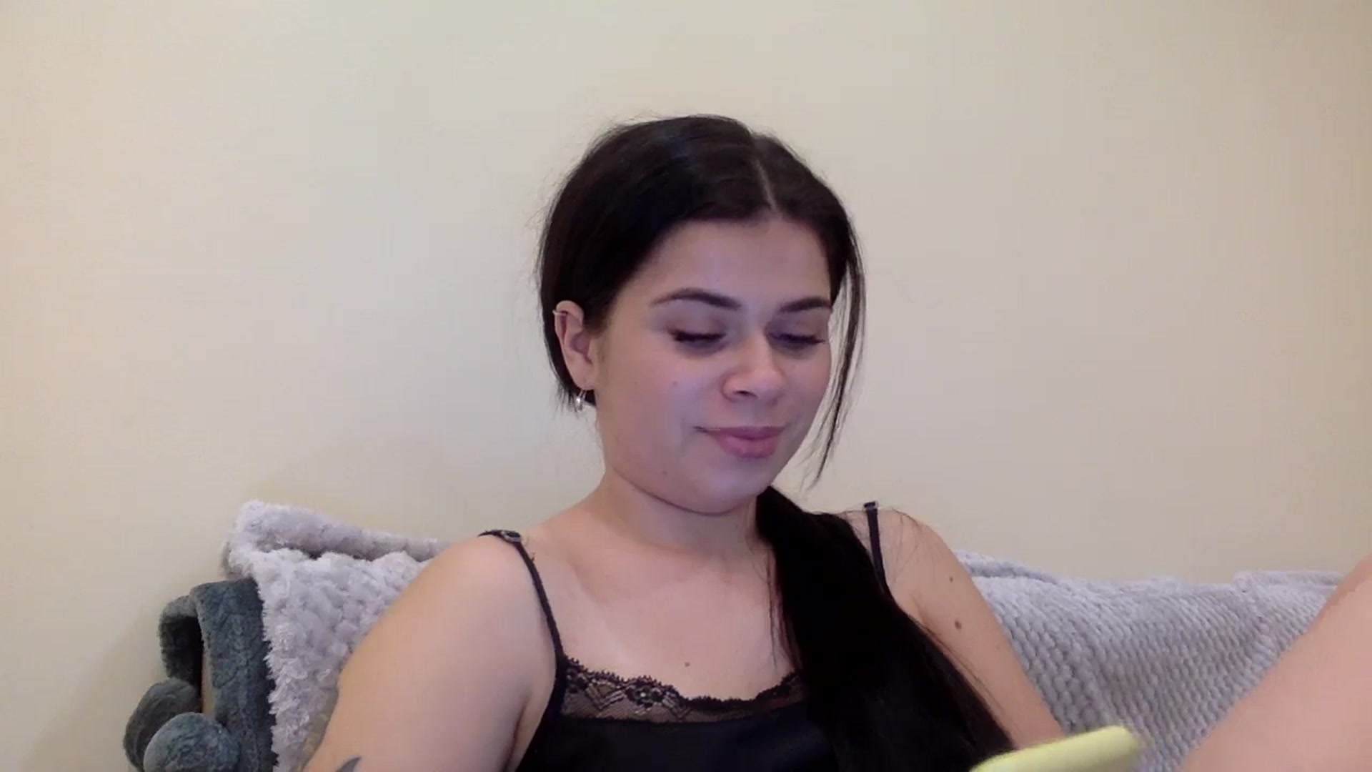 Gallery image thumbnail from Jasmi25's myfreecams stream on, 12/21/2024, 17:58 image 6 of 20