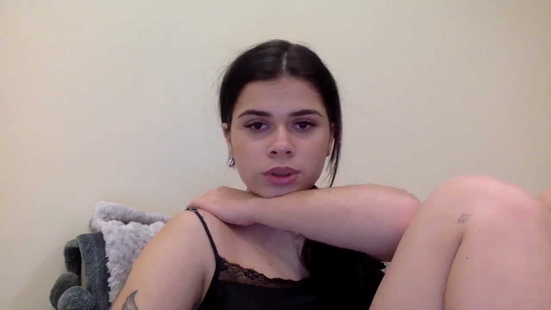 Gallery image thumbnail from Jasmi25's myfreecams stream on, 12/21/2024, 17:58 image 5 of 20