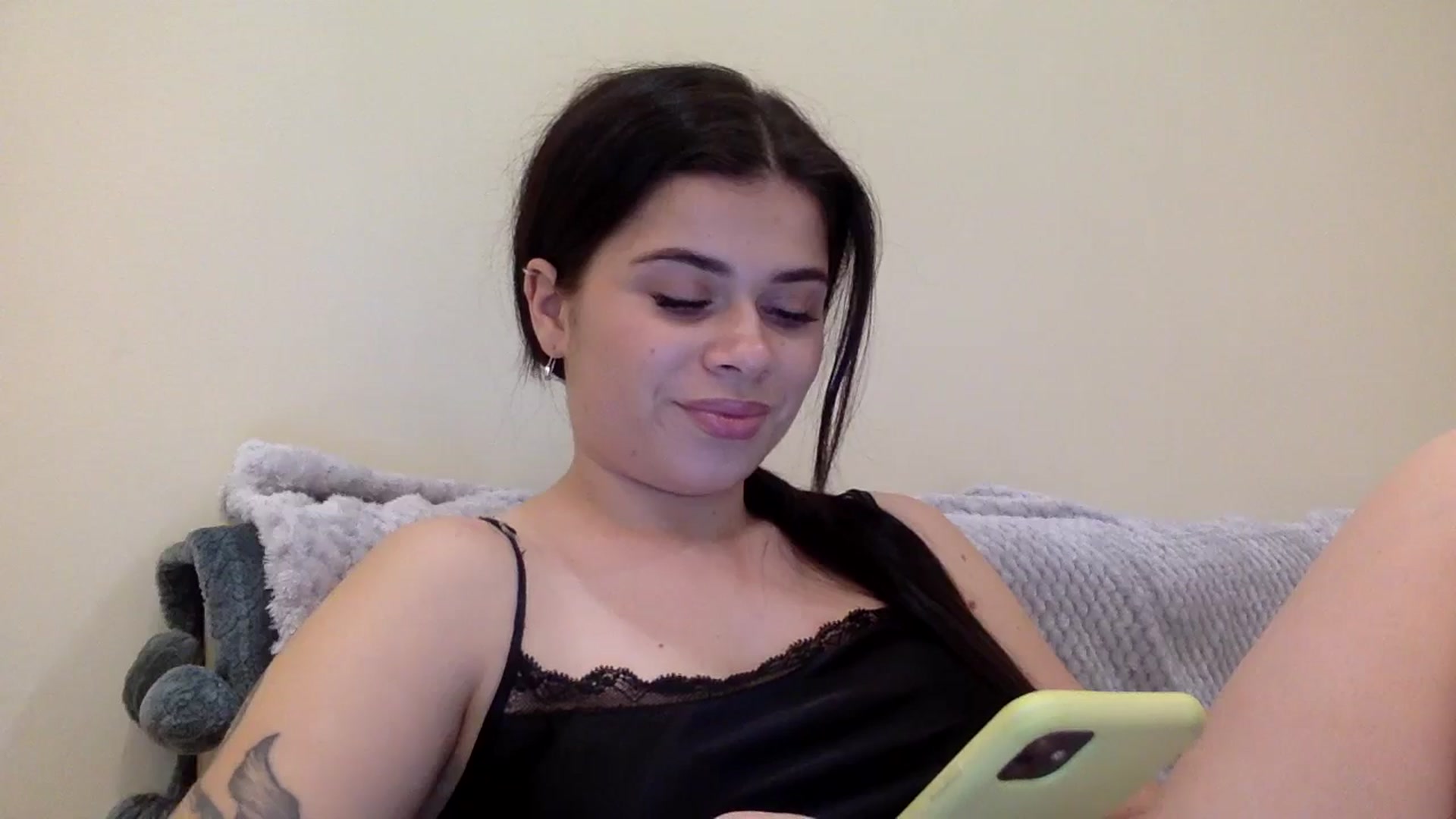 Gallery image thumbnail from Jasmi25's myfreecams stream on, 12/21/2024, 17:58 image 15 of 20