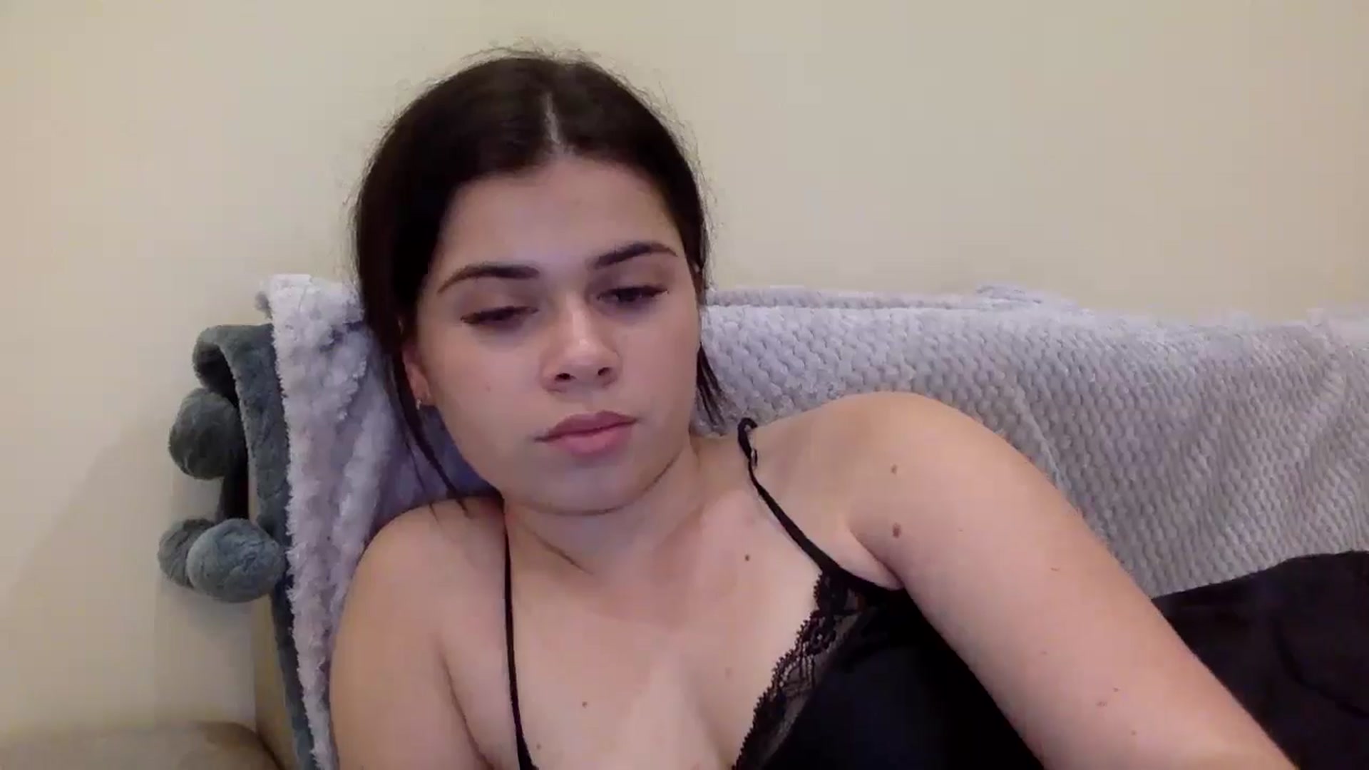Gallery image thumbnail from Jasmi25's myfreecams stream on, 12/21/2024, 19:24 image 8 of 20